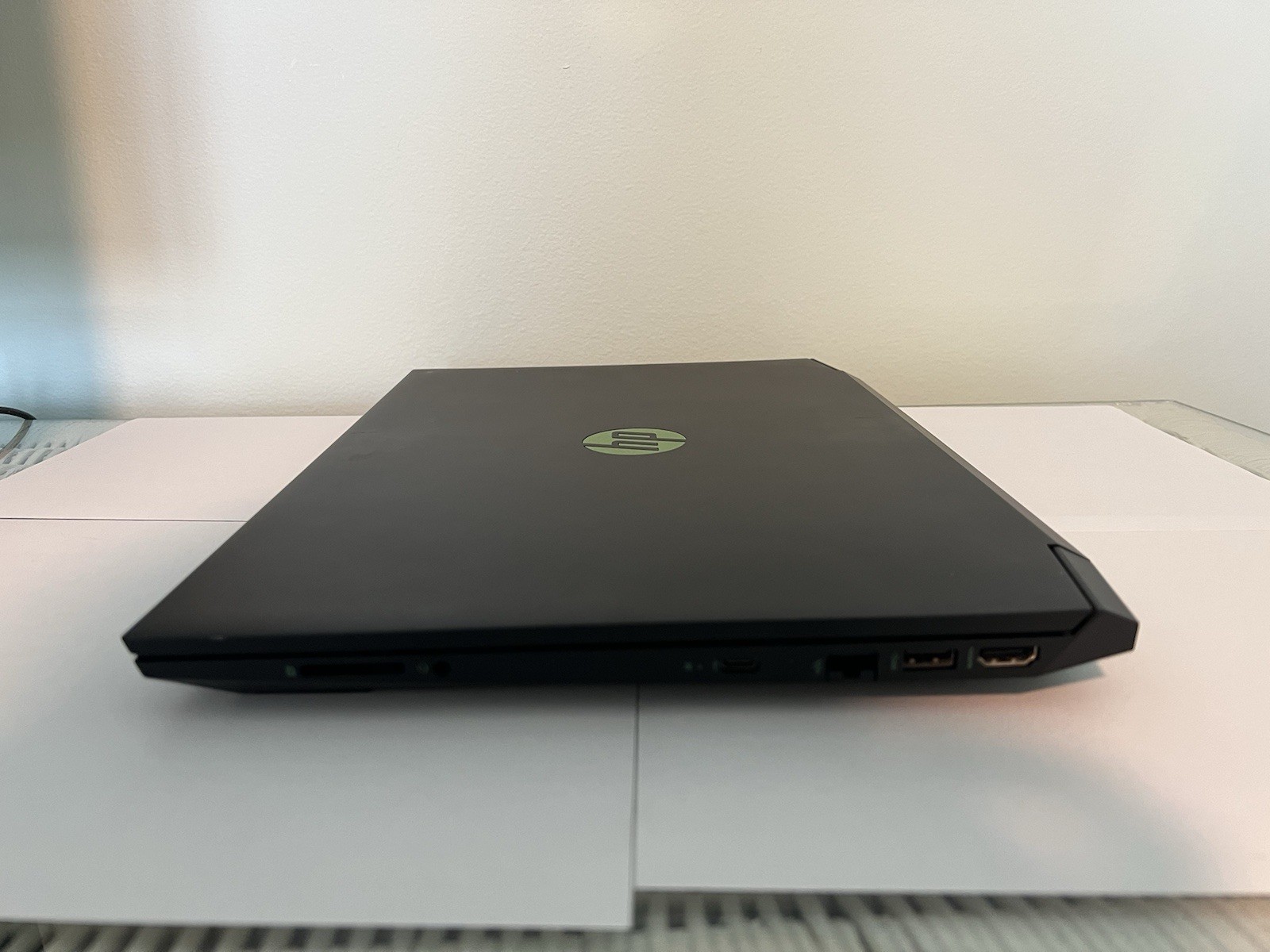 HP Pavilion Gaming Laptop 15-EC0013DX Ryzen 5 GTX 1050 16GB RAM 256GB + 1TB SSD