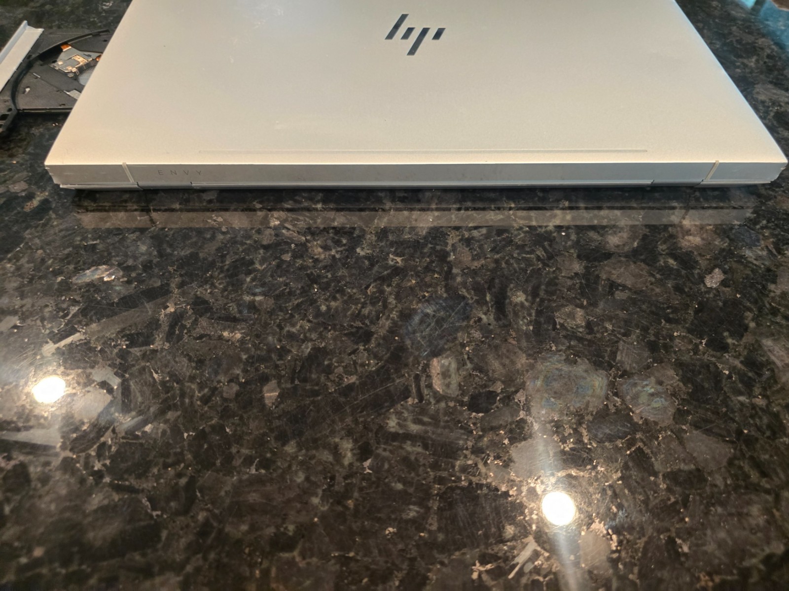 HP ENVY 17 CE Series+Touch+I7-11th@4.7GHz+16GB RAM+1TB M.2 G4 SSD+ 1TB SATA+OMEN