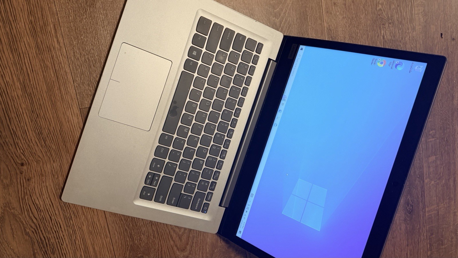 Lenovo Silver Laptop Intel Core Windows 15.6″ Integrated Webcam