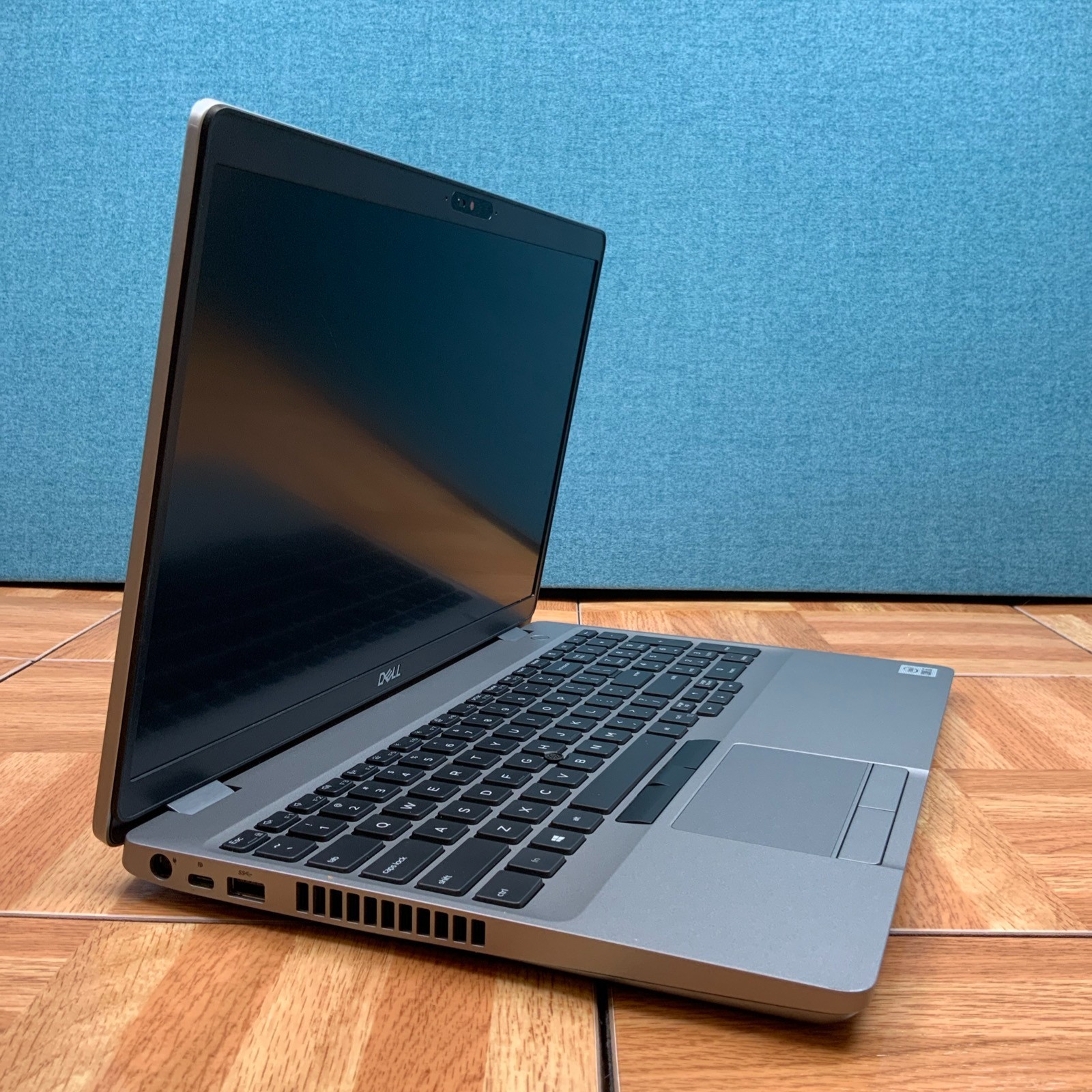 Dell Latitude 5510 Intel i7-10610U 8GB RAM 256 GB SSD Win 11 Pro