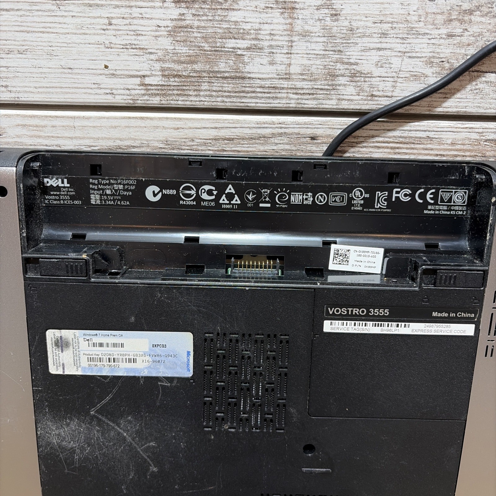 Dell Vostro 3555 15″ Laptop AMD E-3000M-MZ *Parts Only*