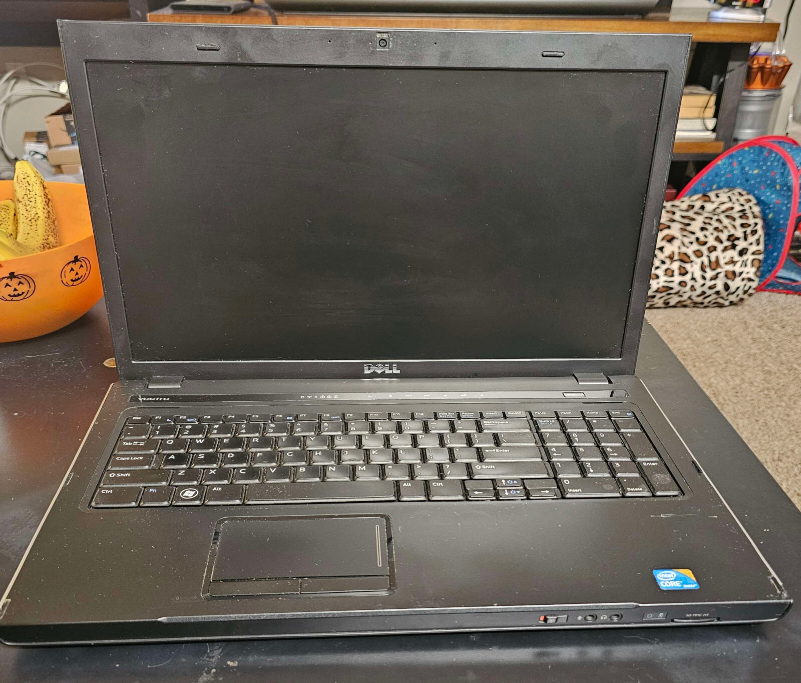 Vostro 3700 (COMES WITH CHARGER), 3Gb ram, 7200rpm hhd, windows 10 pro