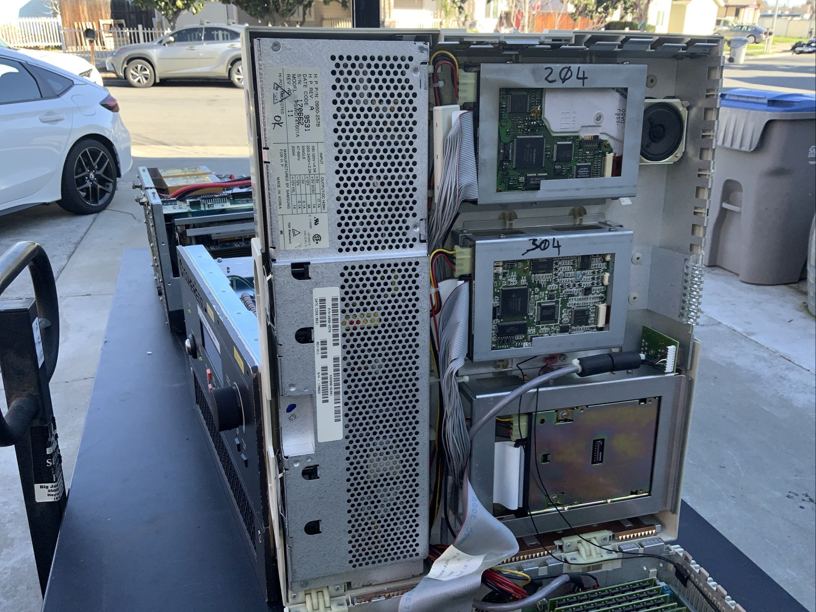 HP / HEWLETT PACKARD APOLLO MODEL 715 / 33 WORKSTATION, PROD# A2612A