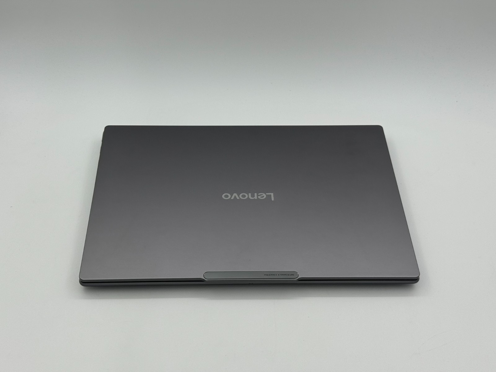 Lenovo Yoga Pro 9i 16″ 2.8K OLED Touch Ultra 9 285H RTX 5050 32GB 1TB Luna Grey