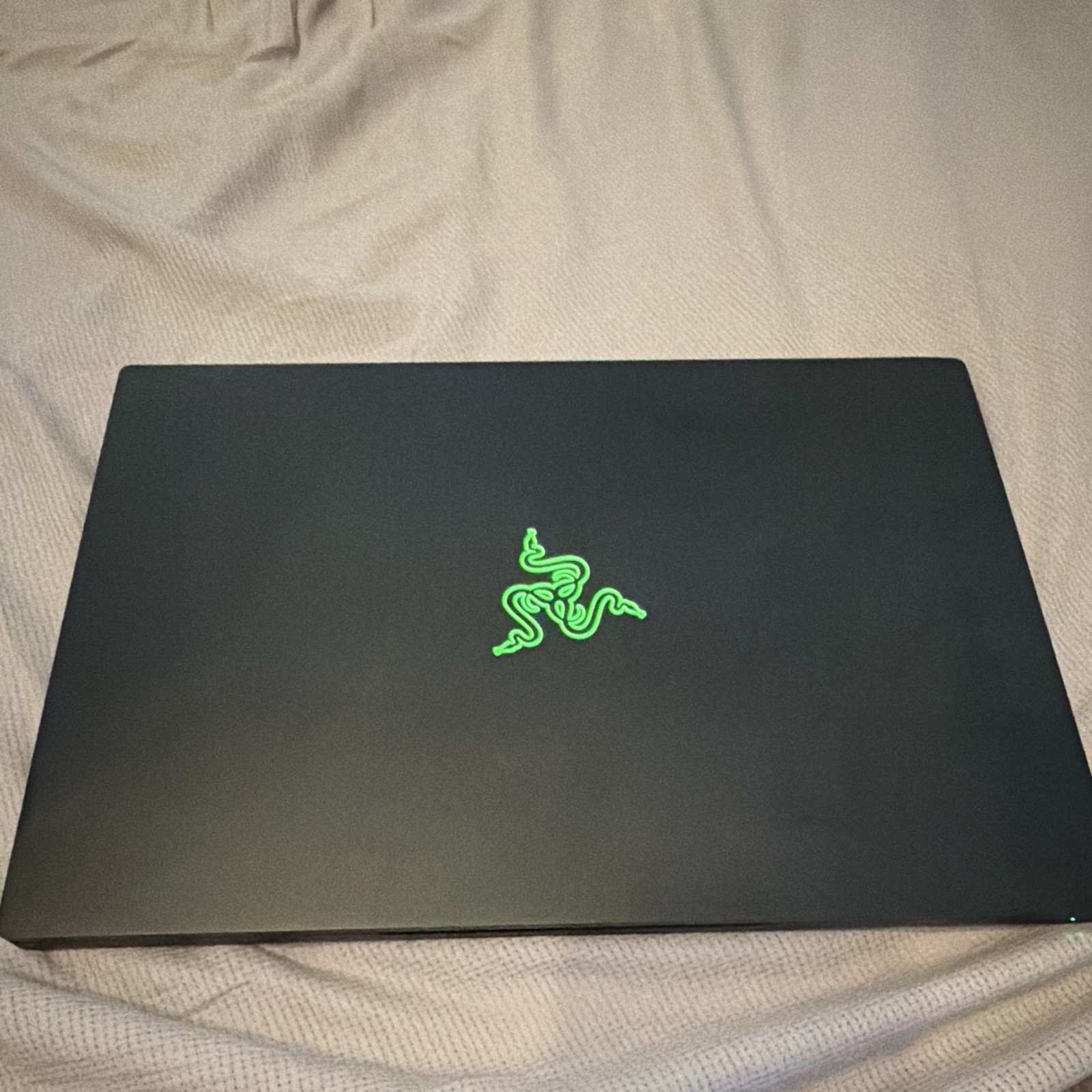 Razer Blade 14 QHD 165hz / Ryzen 9 5900HX /16GB / RTX 3070 / 1TB SSD/ Windows 11