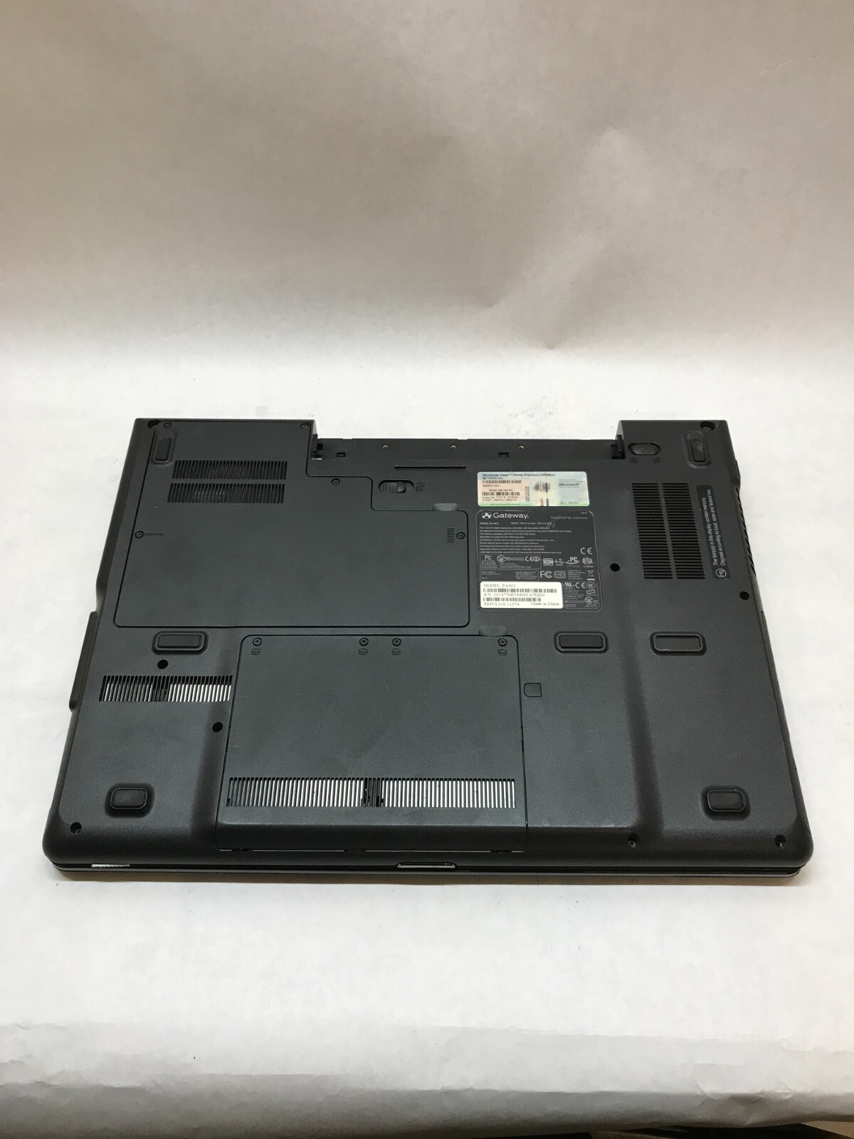 Gateway P-6301 17″ Intel Pentium T2310 1.46GHz 1GB RAM NO HDD/OS No Battery – DW