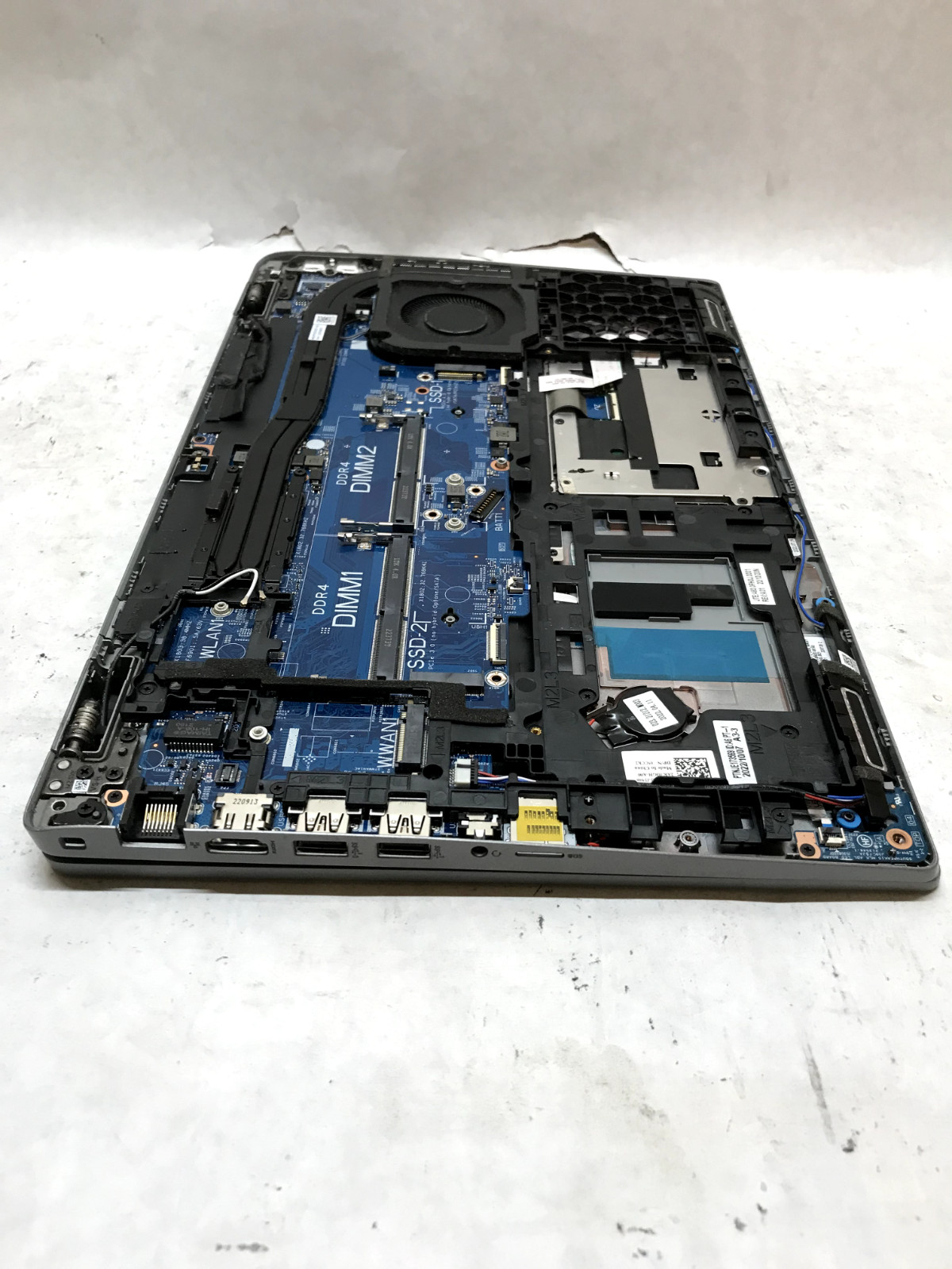 Dell Latitude 3350 *Unknown Specs* NO RAM NO SSD For Parts/Repair POWER DEAD -DW