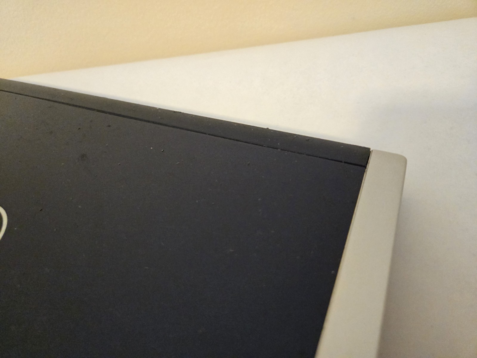 DELL XPS M1330, Intel Graphics, Core 2 Duo 1.66GHz 2GB Ram, 250gb Hdd, W-Vista