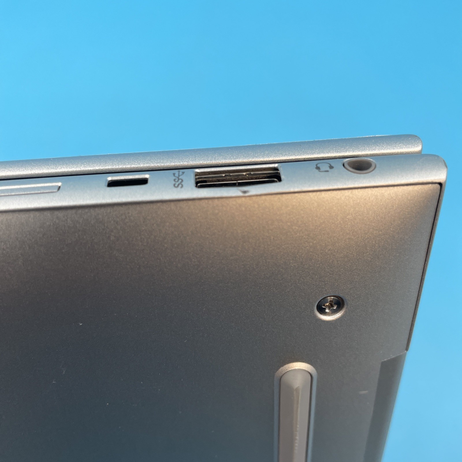 HP EliteBook 840 G10 | i5-1345U | NO RAM | NO DRIVE | NO OS | NO BATTERY | E936