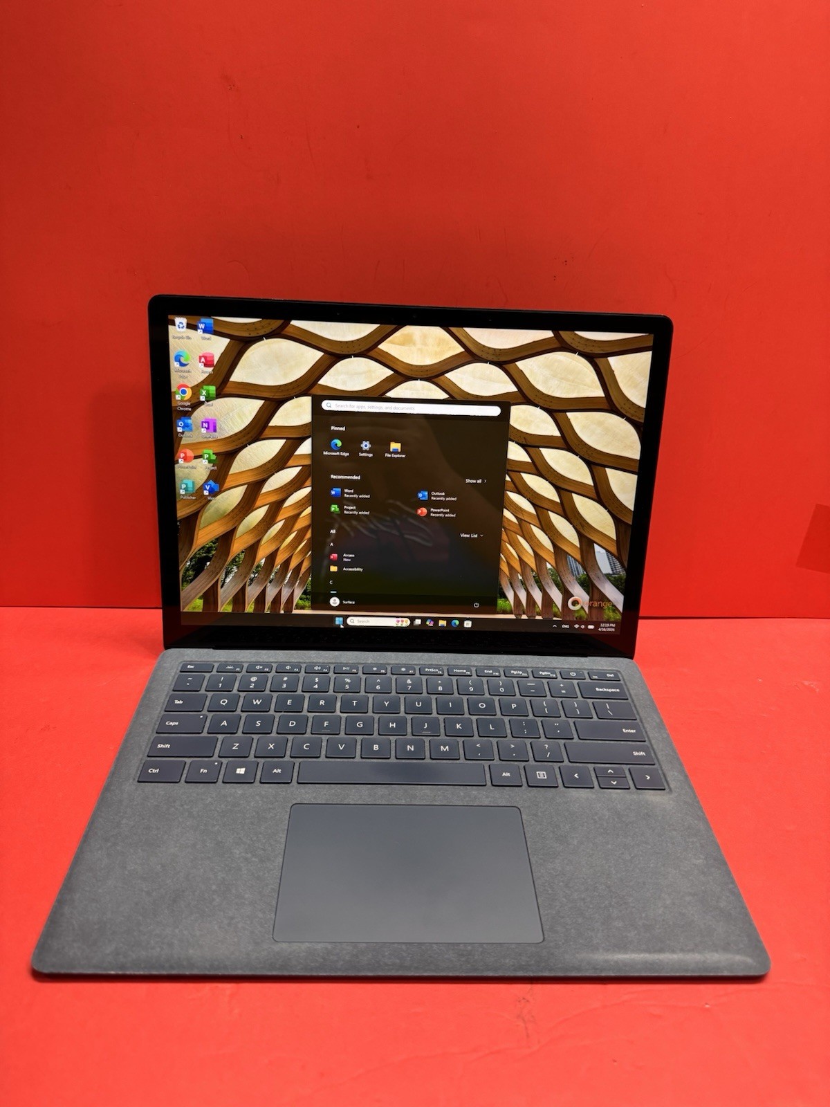 Microsoft Surface Laptop 3 13.5” i7 10th Gen 1.3 GHz-16GB 512GB Windows 11pro