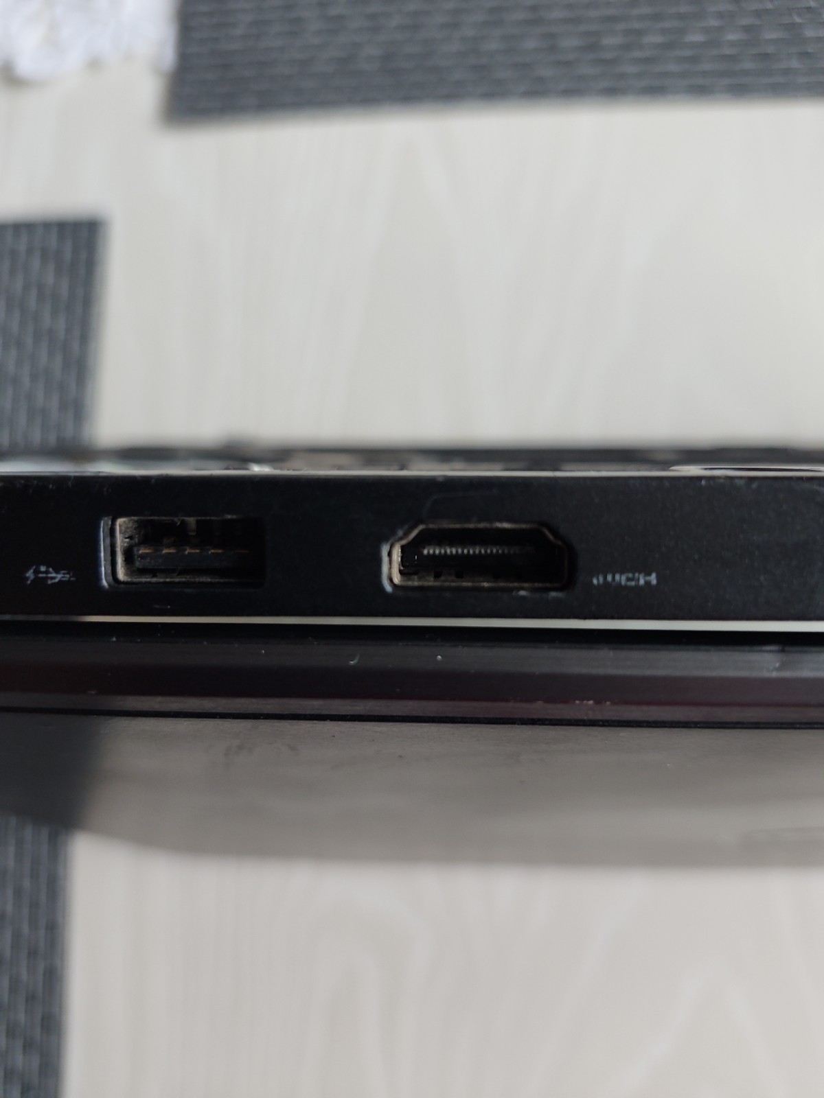 Dell Latitude E7450 14″ Intel i5-5300U 16 GB Case DMG No SSD BATT 69%