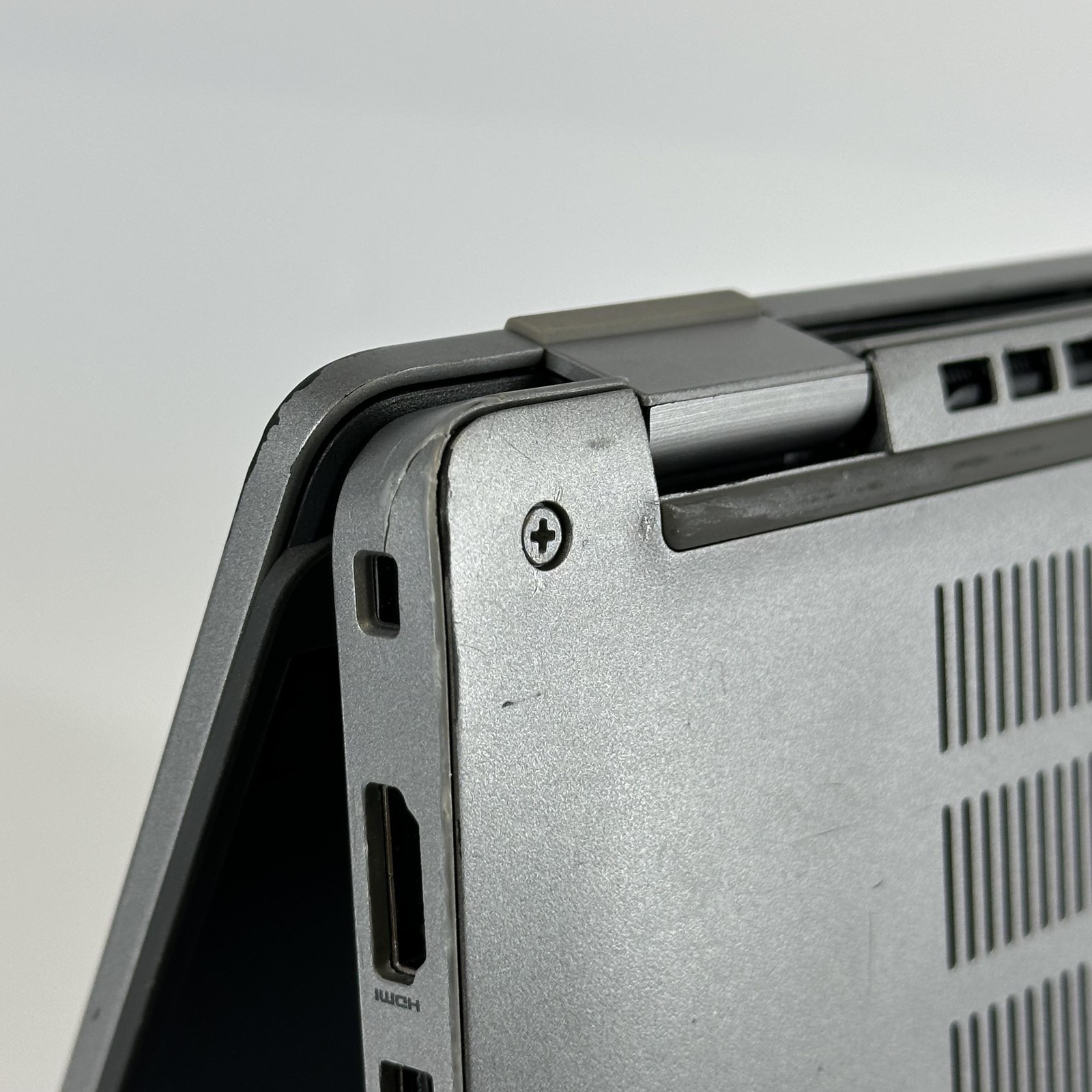 Dell Latitude 5320 13.3 Gray FHD i7-1185G7 3.00GHz 16GB RAM 256GB SSD Fair