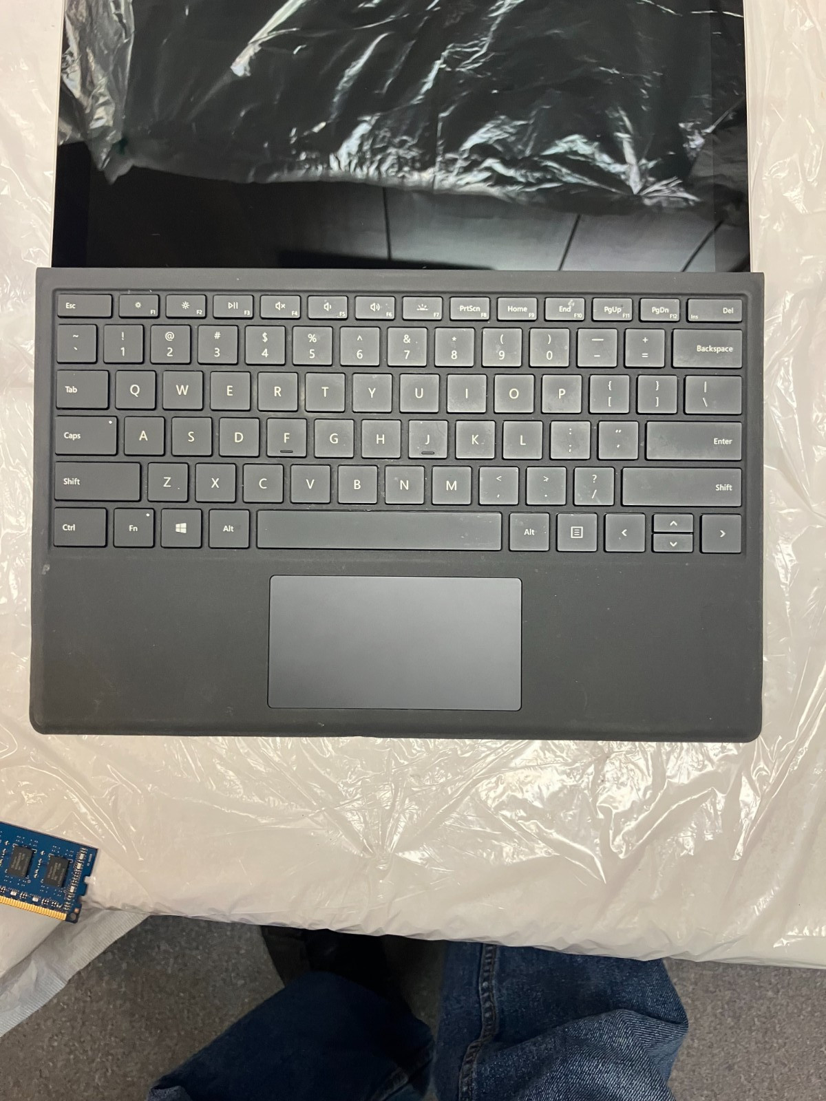 MICROSOFT SURFACE PRO 5 1796 i7-7660U @ 2.5GHz, 16GB RAM, 512GB SSD, WIN 10 PRO