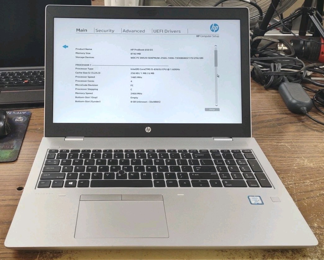 HP Probook 650 G5 LAPTOP 15.6 W/ i5-8365U 1.60GHz, 8GB, 256GB.