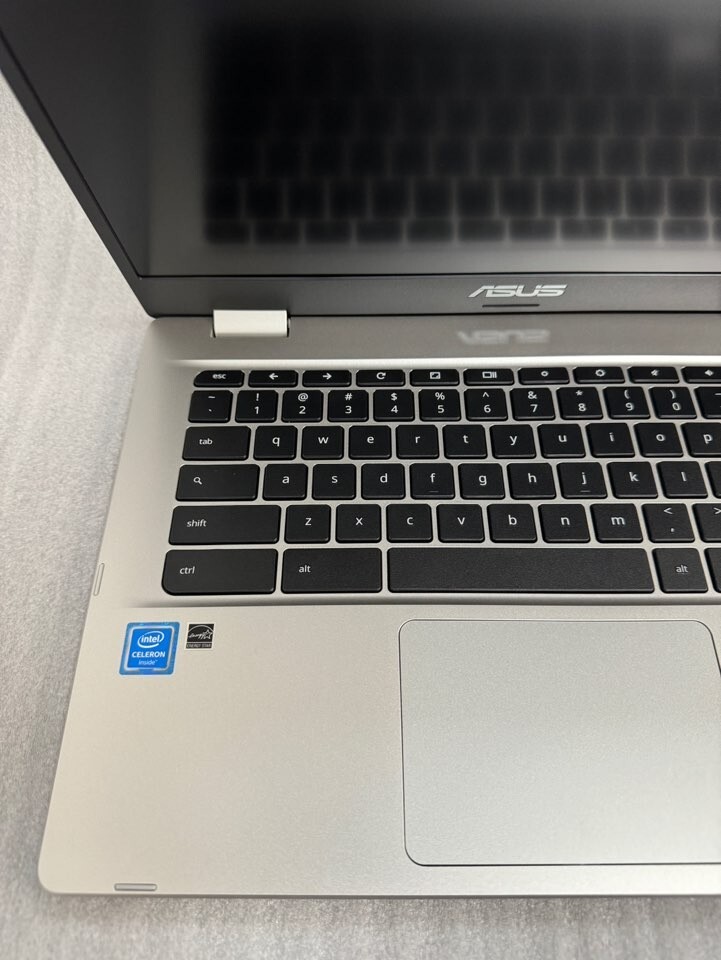 ASUS ChromeBook C424MA-DH48F 14″ (128 GB HDD Intel N4020 1.10 GHz 4 GB RAM)