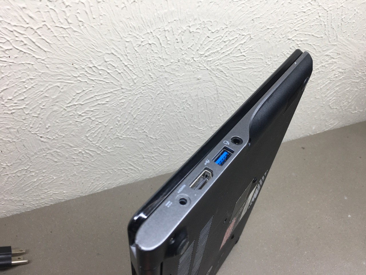Acer C720 Laptop 11.6″ Intel 1.40GHz 2955U 2GB DDR3 16GB SSD Linux Fedora 43