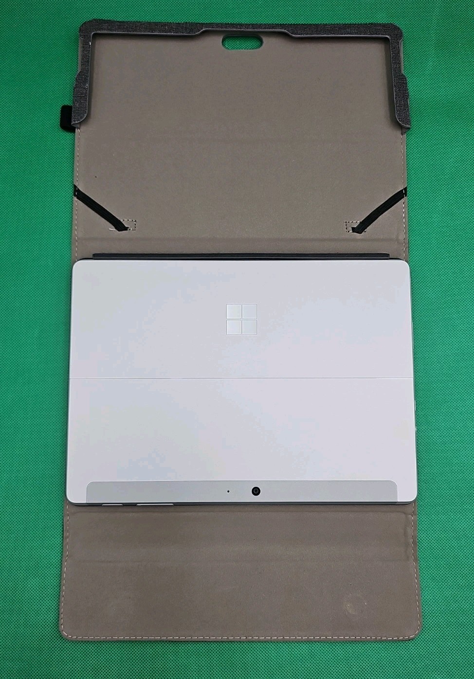 Microsoft Surface Go 3 10.5″ Intel Pentium Gold 6500 128GB SSD 8GB RAM Intel UHD