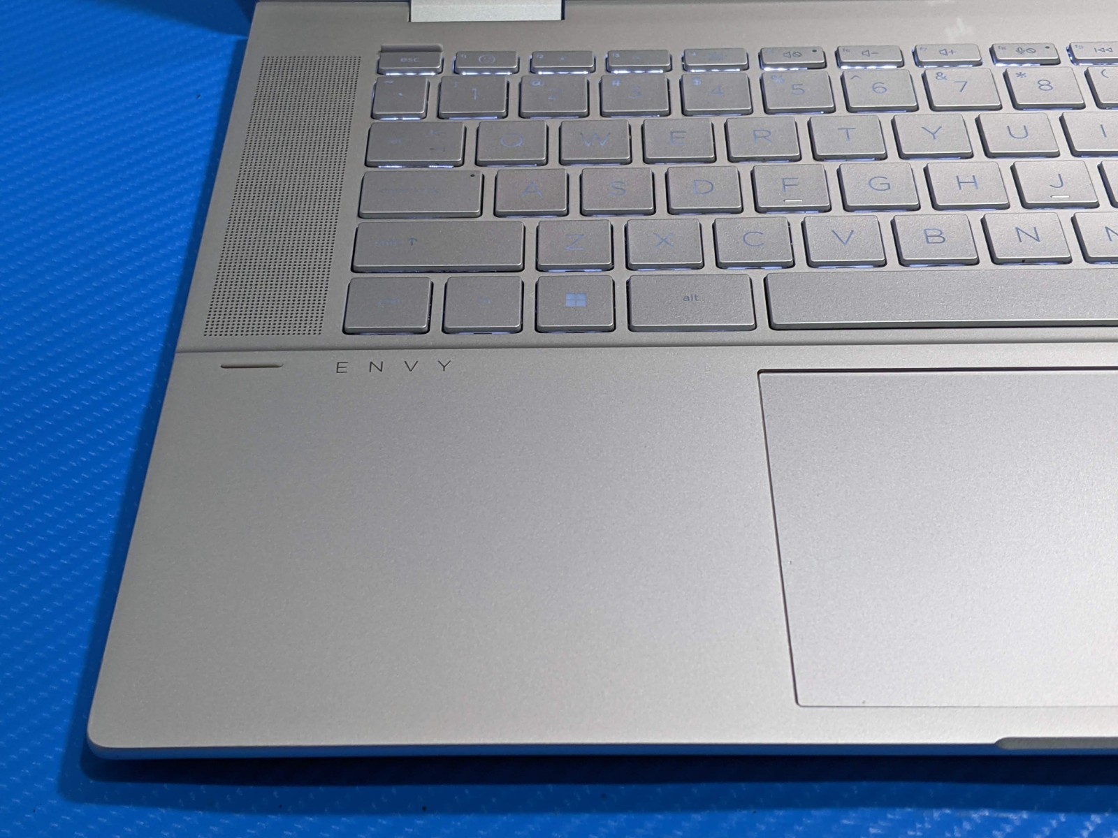 HP Envy x360 2n1 15-ew0013dx 15.6″ FHD TOUCH i5-1235U 1.3GHz 8GB 256GB W11H +PA