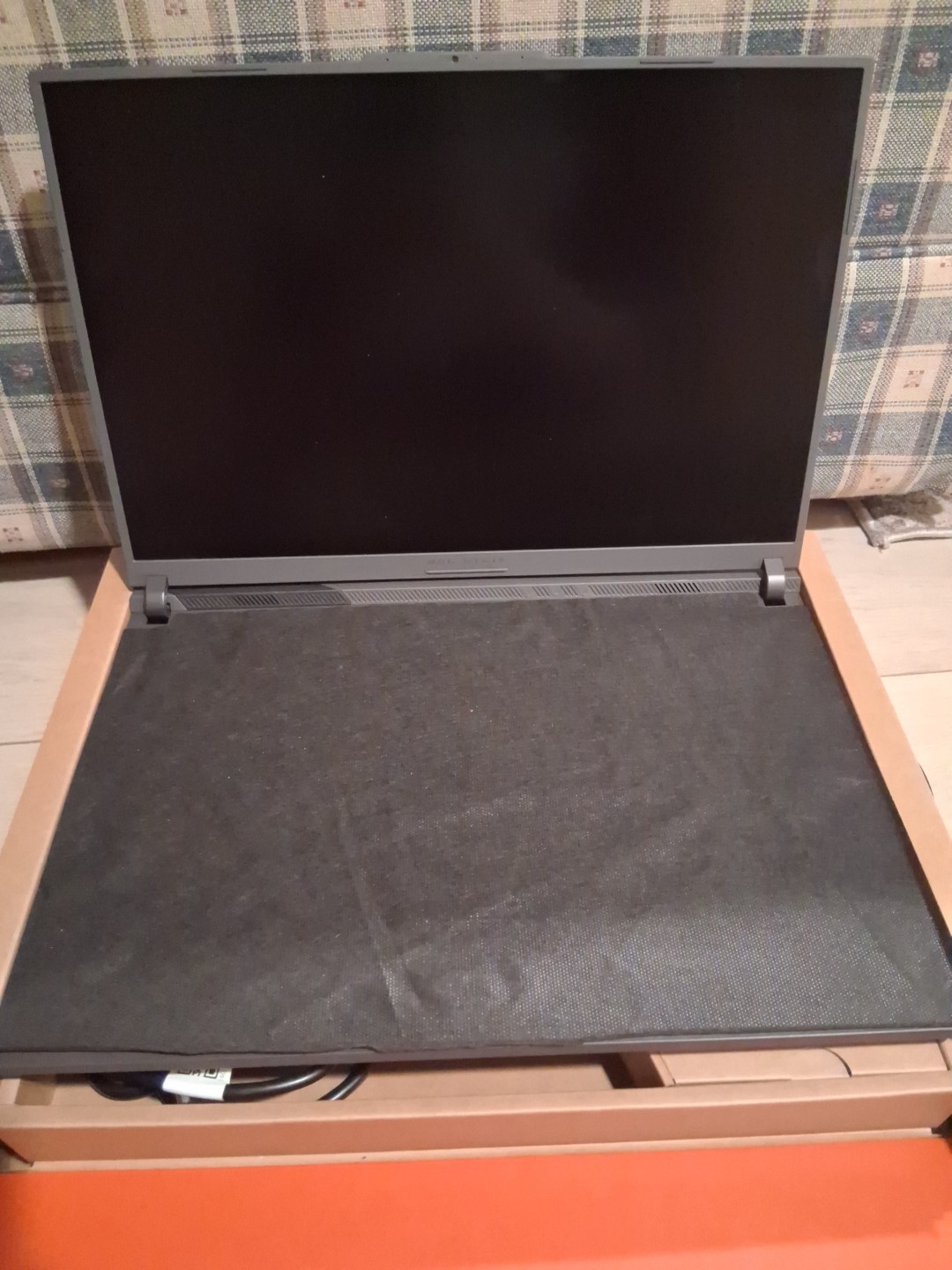 ROG Stri G18 2.5k 240Hz Gaming Laptop- AMD Ryzen 9 7940HX 16GB Ram-Nvidia RTX