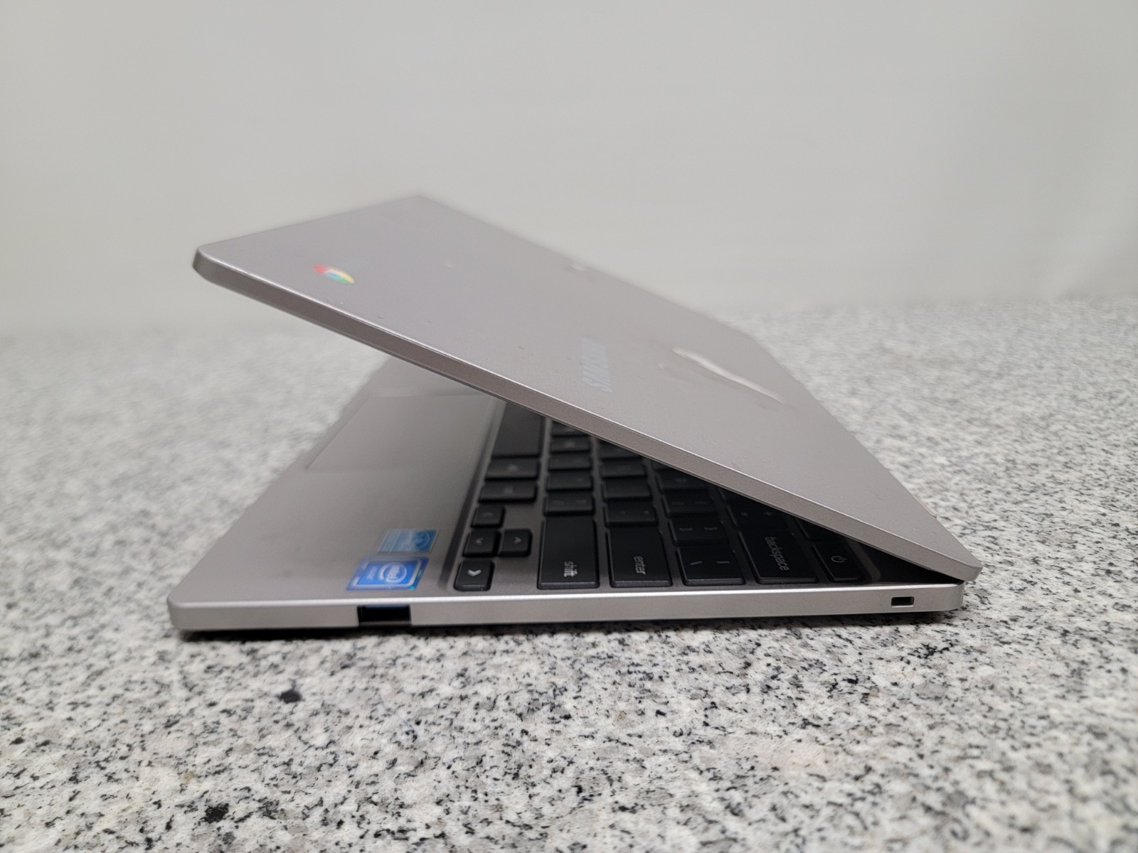 SAMSUNG XE310XBA K01US Chromebook 4 11.6″ Intel N4020 4GB RAM 32GB