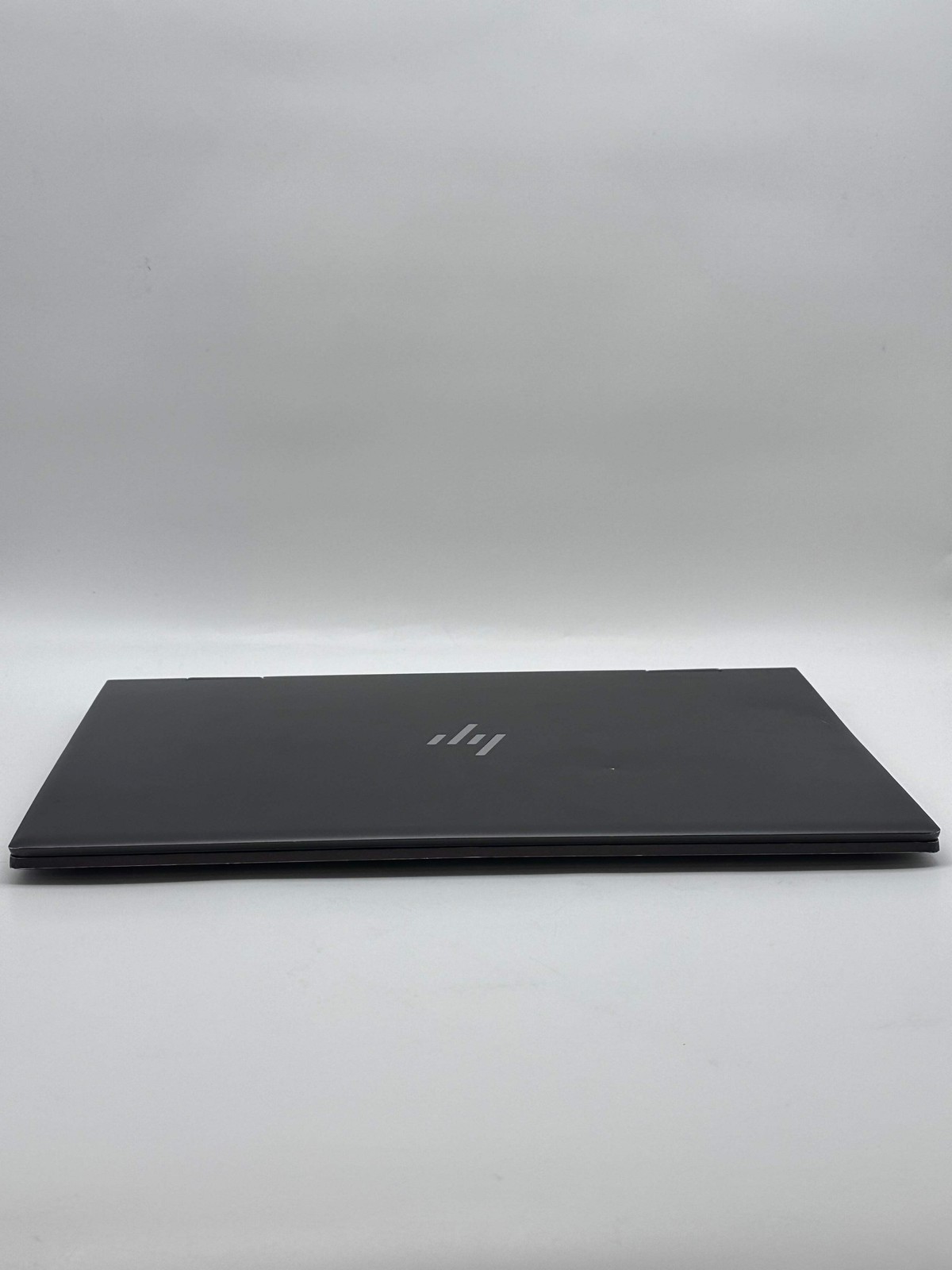 HP ENVY x360 15.6″ Laptop AMD Ryzen 5 4500U Series 8GB RAM 512GB w/ Charger