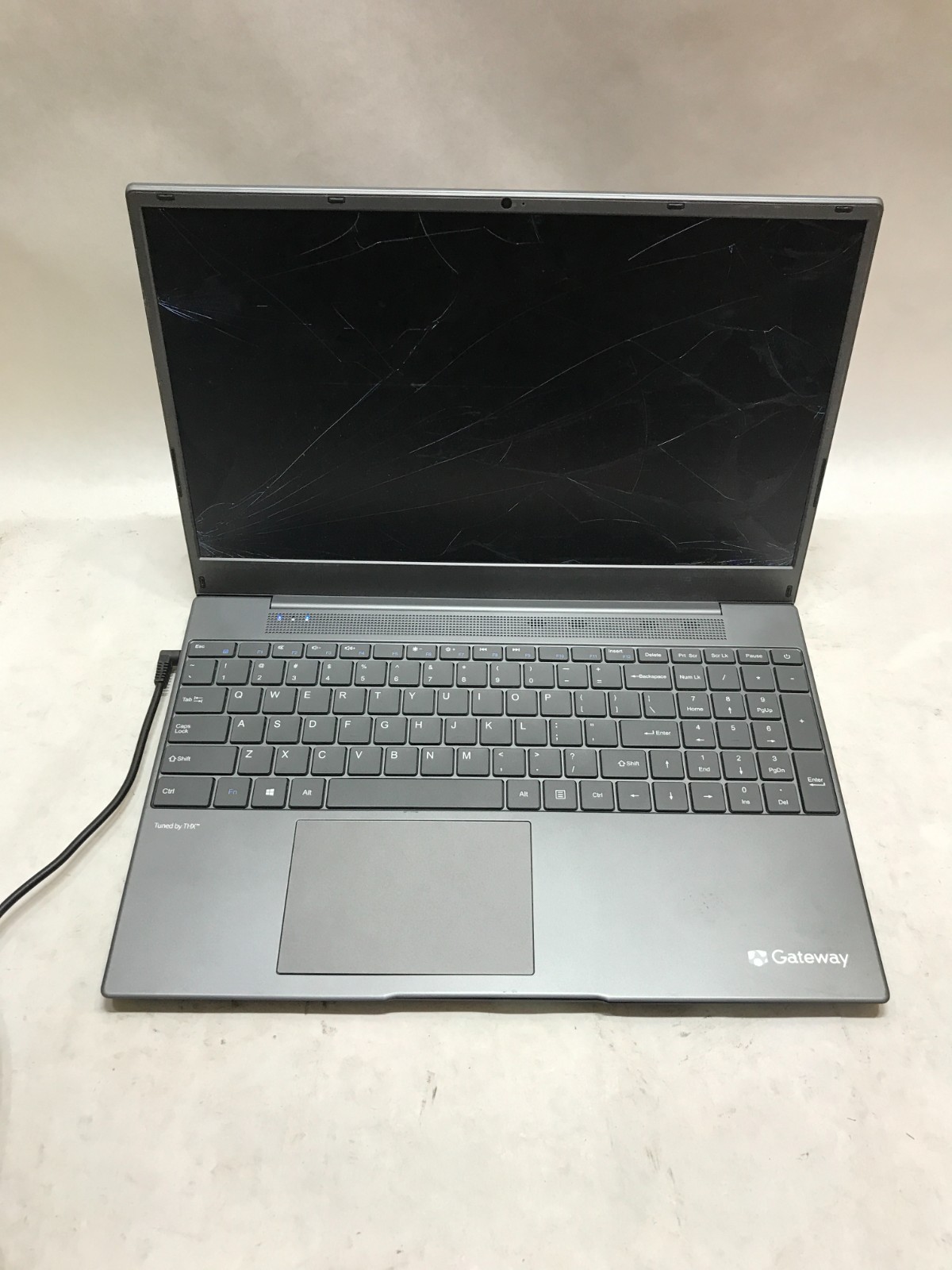 Gateway GWTN156-12BK 15″ AMD Ryzen 3 8GB RAM NO SSD/OS For Parts CRACKED!!! – DW