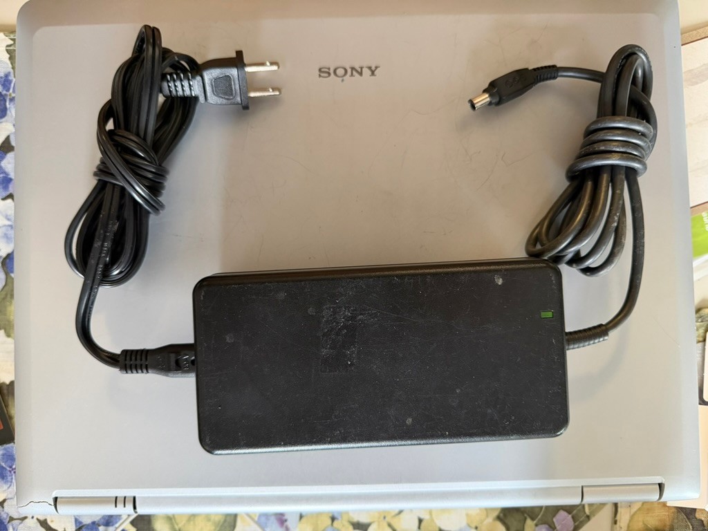 Vtg Sony VAIO PCG-K45/PCG-9U1L Laptop P4@3.20 GHz/1GB/80GB WinXP Bundle PLS READ