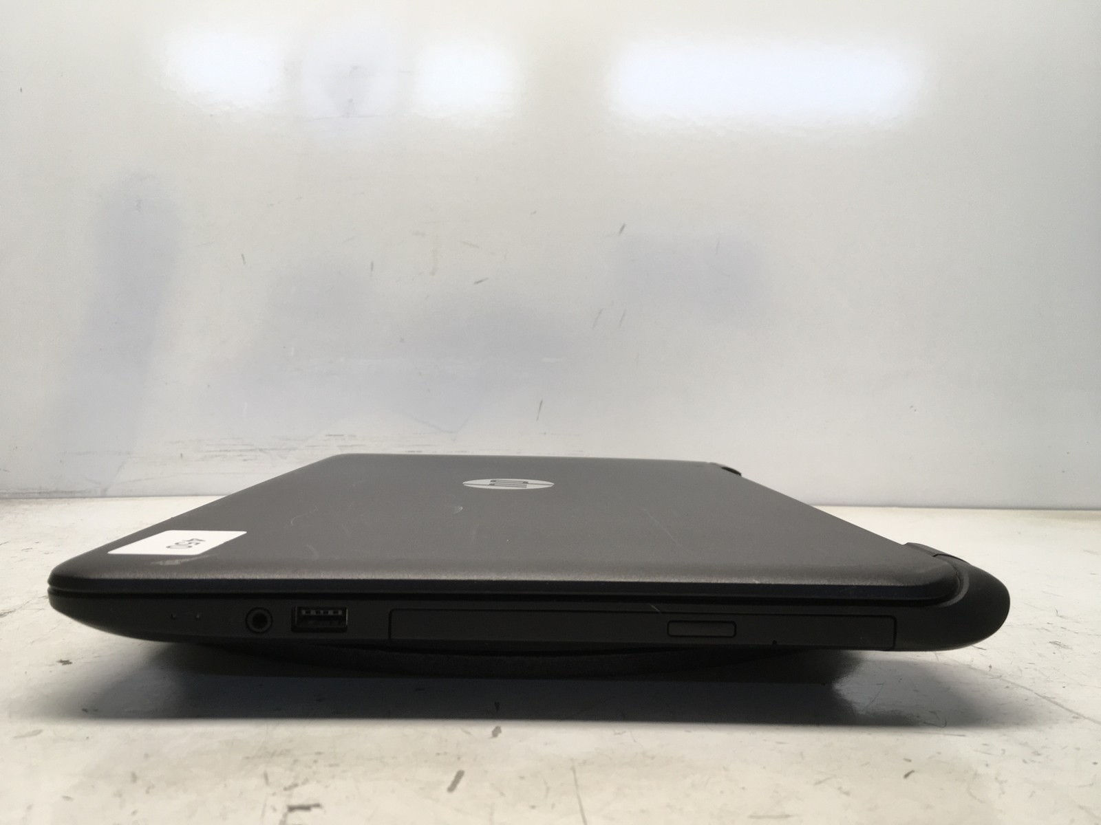 HP 15-F305DX AMD A6-Series A6-5200 2.0 GHz No RAM NO HDD No Batt