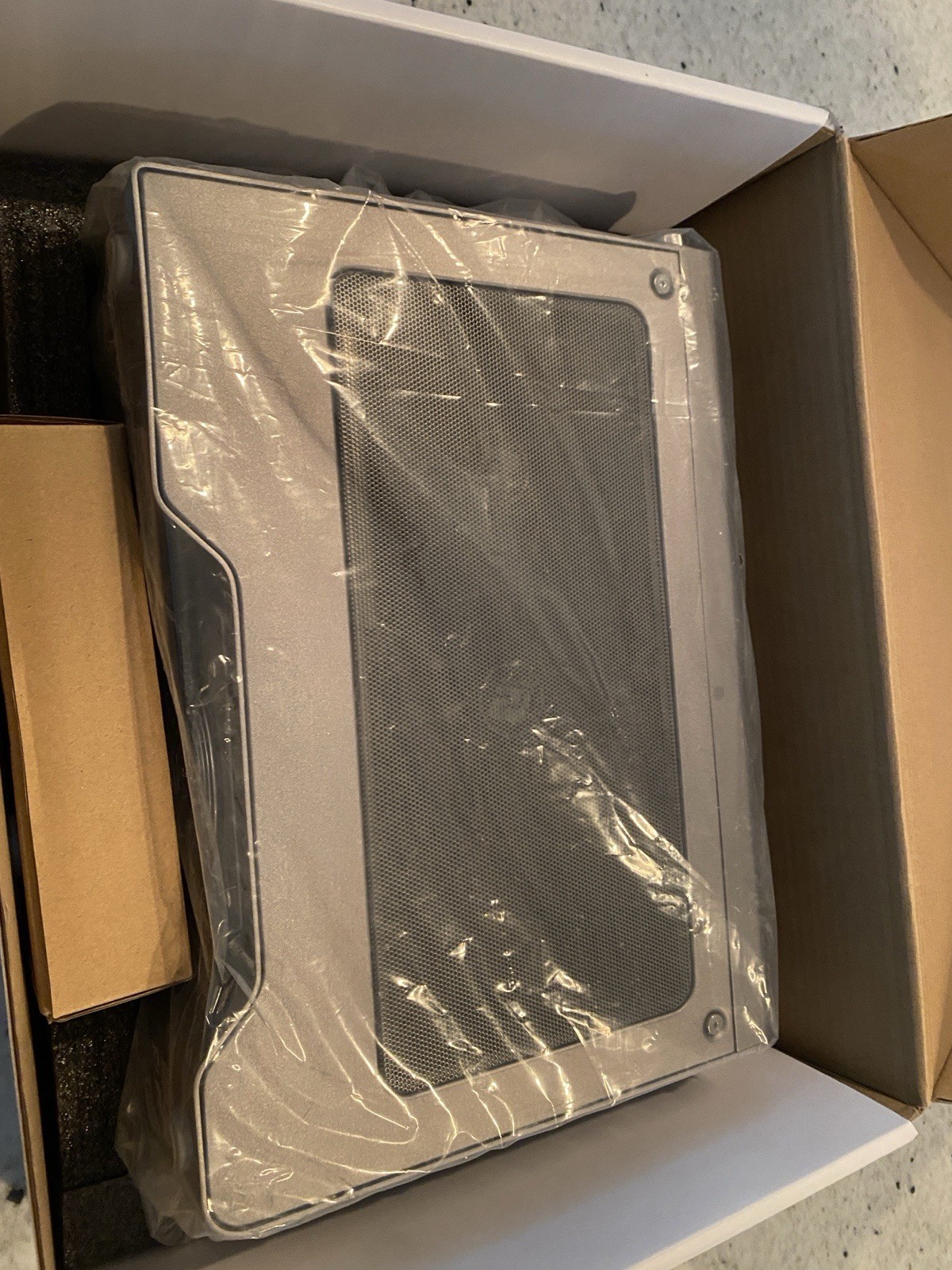 AKiTiO Node Titan Thunderbolt 3 eGPU w/ RX590 8GB Card
