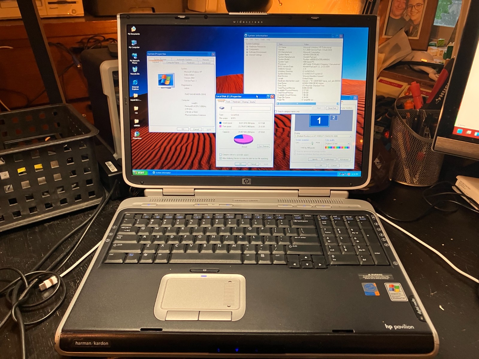 HP ZD8000 Vintage Gaming Laptop 17″ Pent 3GHz 32GB SSD 2.5GB RAM ATI X600 Win XP