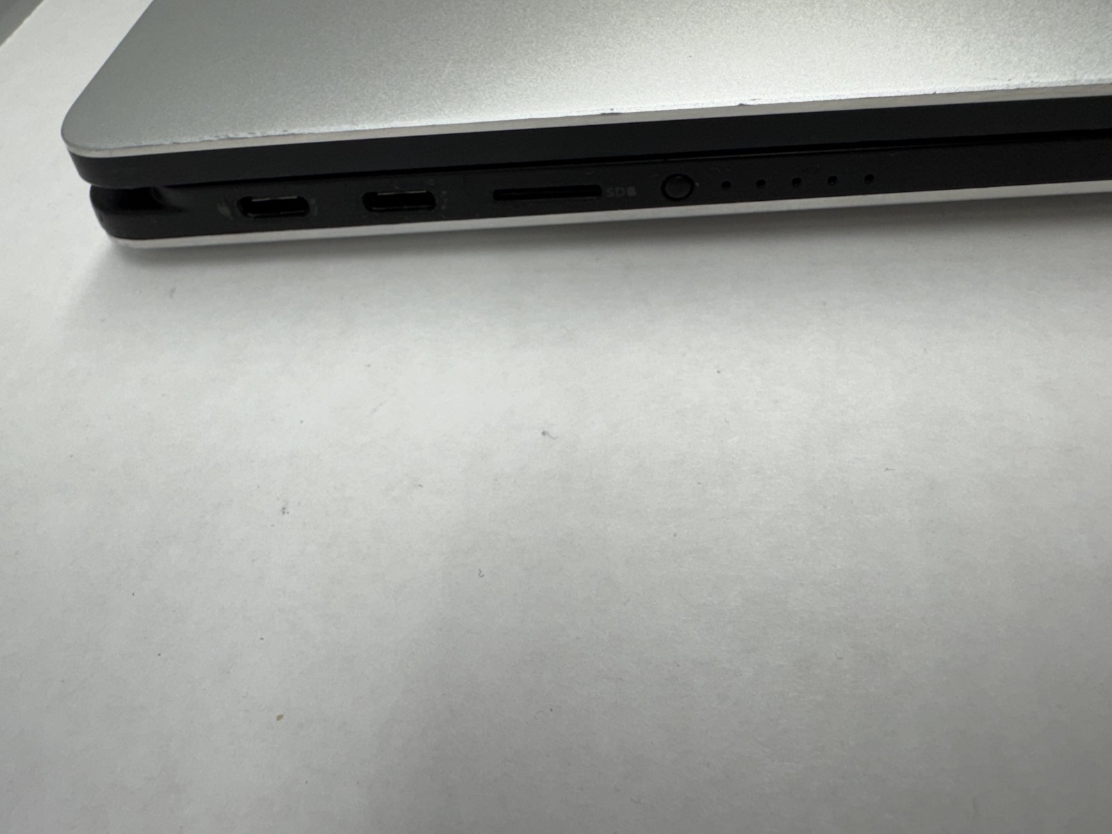 Dell Precision 5530 15.6″ Intel i5-8305G 8GB 256GB SSD NO OS / READ!!!!
