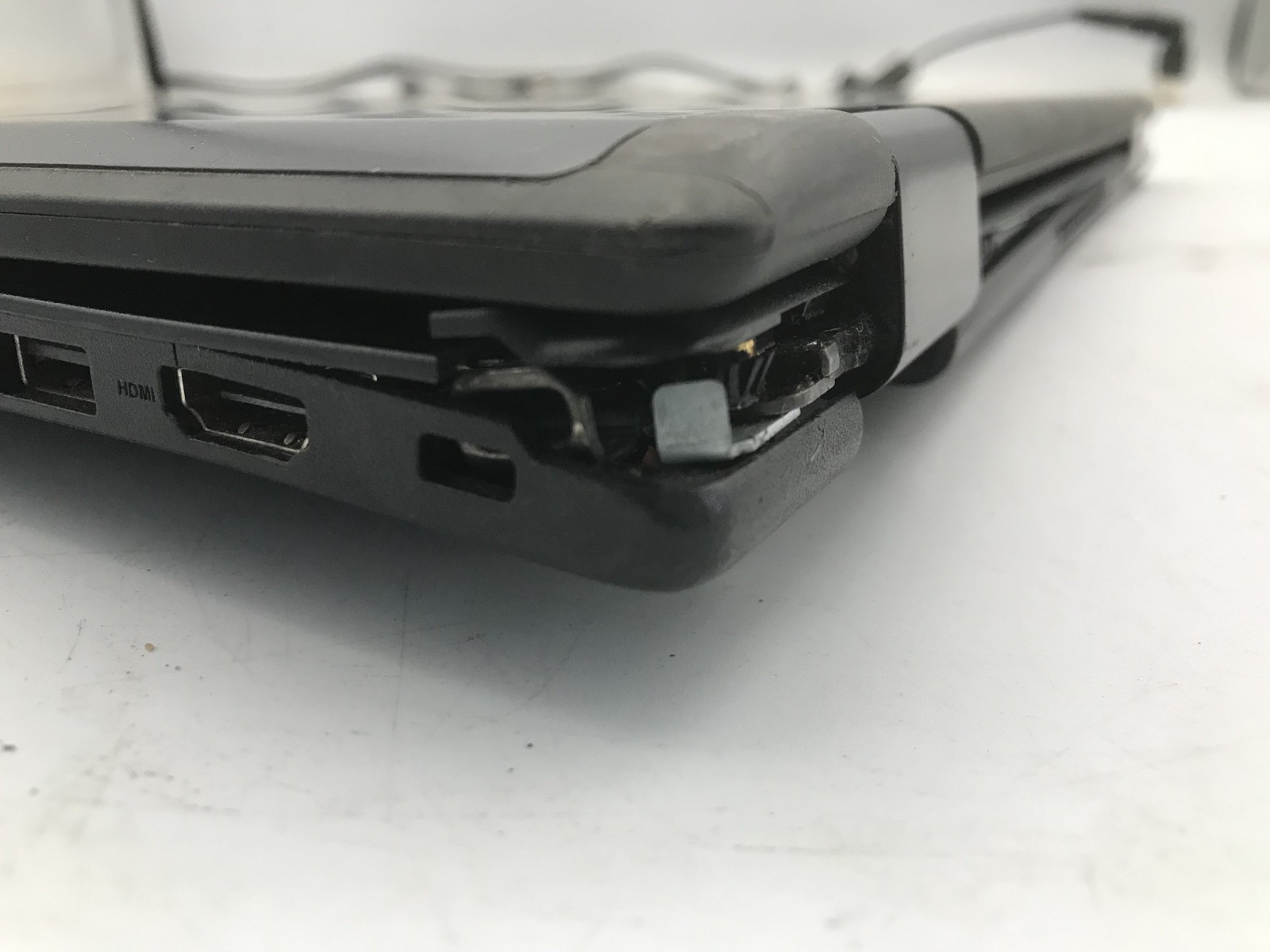 LENOVO THINKPAD YOGA 11E – BOOTS TO BIOS – INTEL CELERON – NO RAM -READ DESC- BB
