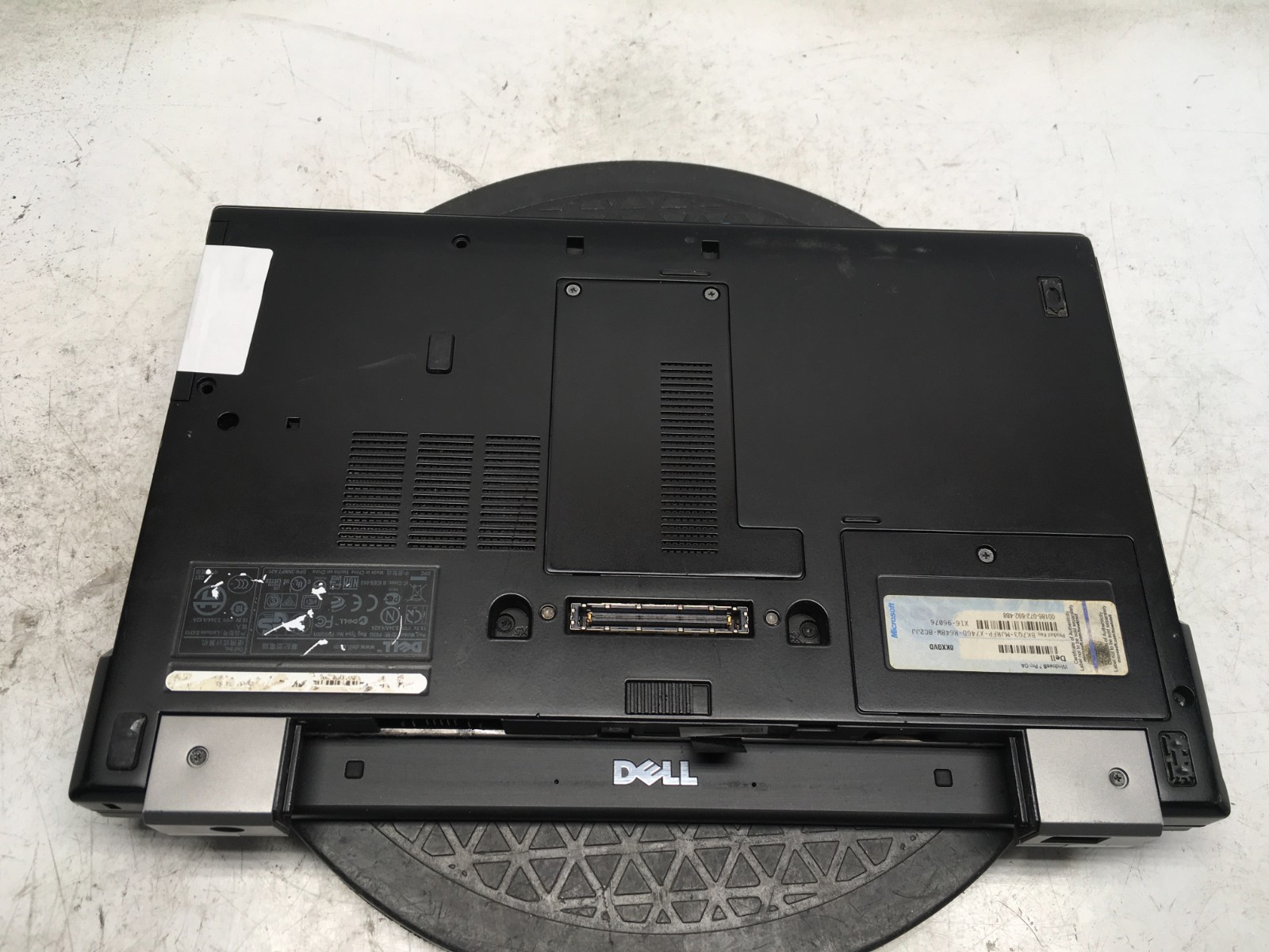 Dell Latitude E4310 Intel i5-M520 2.4GHz 4 GB NO HDD/Battery