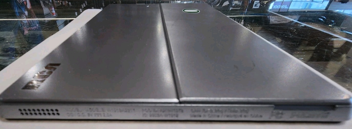 RCA Cambio W101SA23 Silver Tablet/Laptop & Keyboard – Locked PW For Parts ONLY