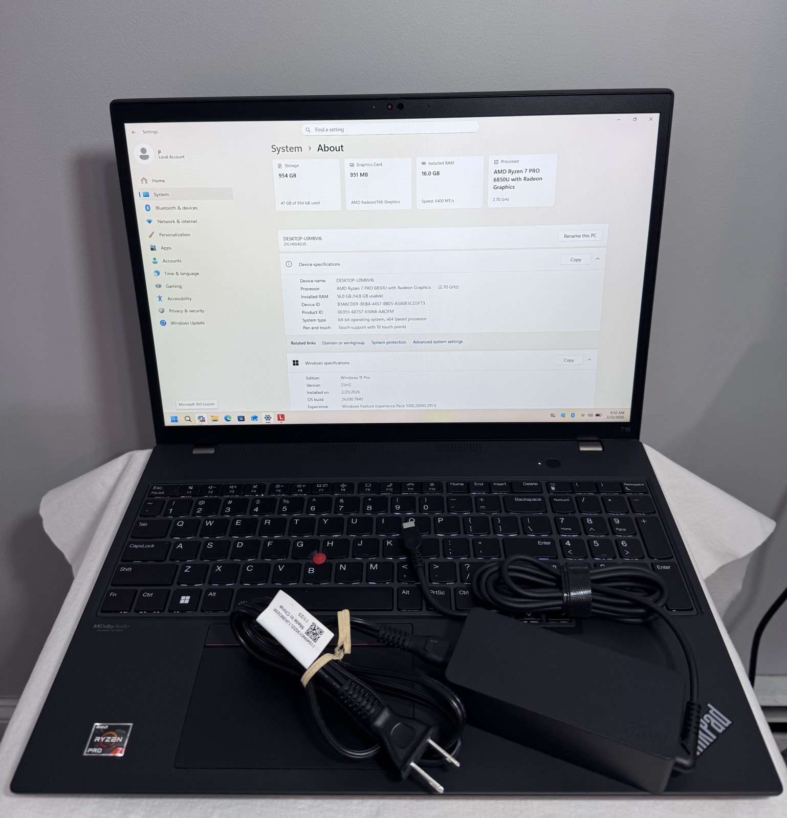 Lenovo ThinkPad T16 Gen 1 Ryzen 7 Pro 6850U 16GB RAM 1TB SSD Touch Win11 Pro