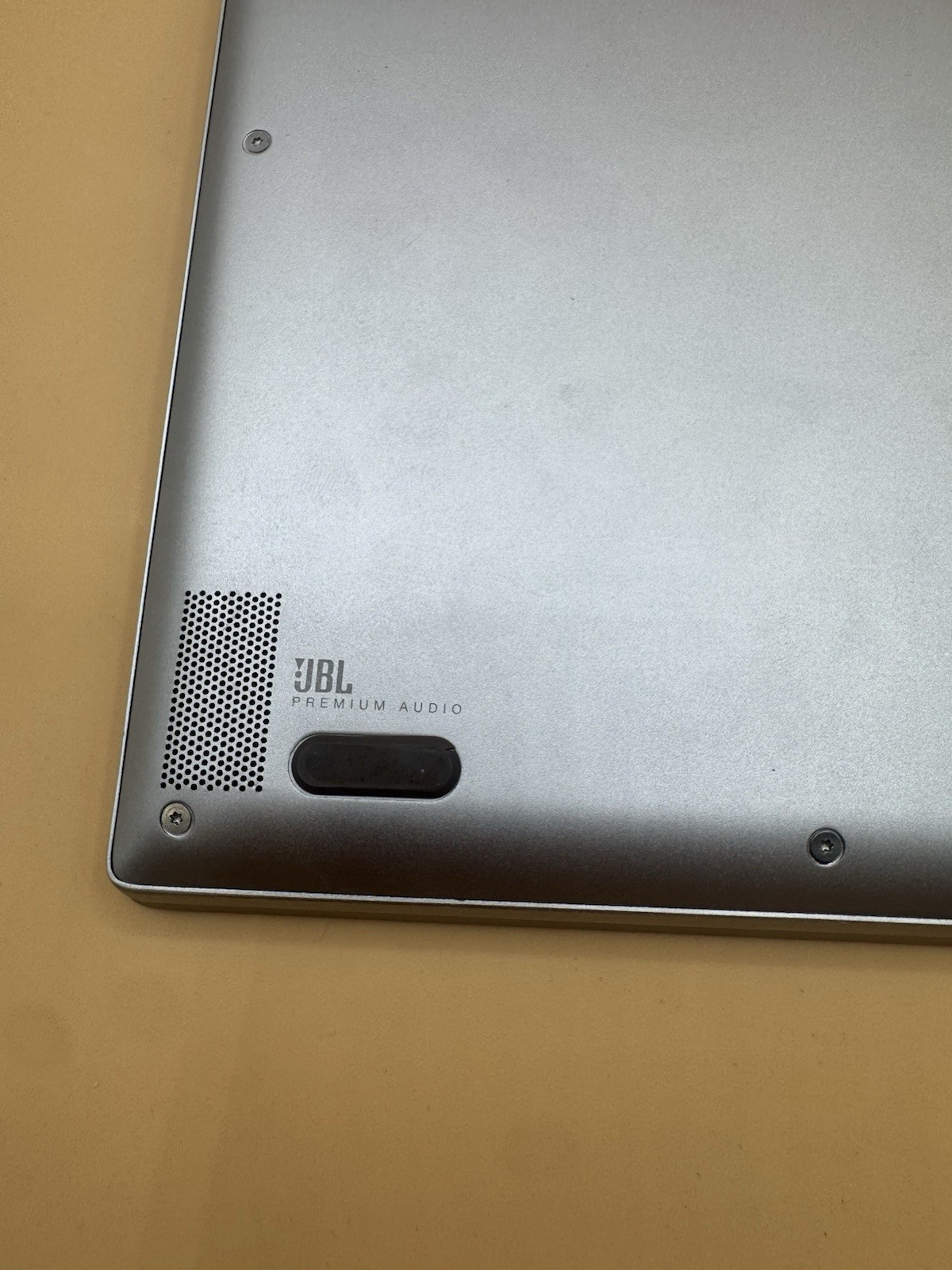 Broken Lenovo Yoga 730-13IKB 13.3″ i5-8250U 8GB RAM 256GB SSD