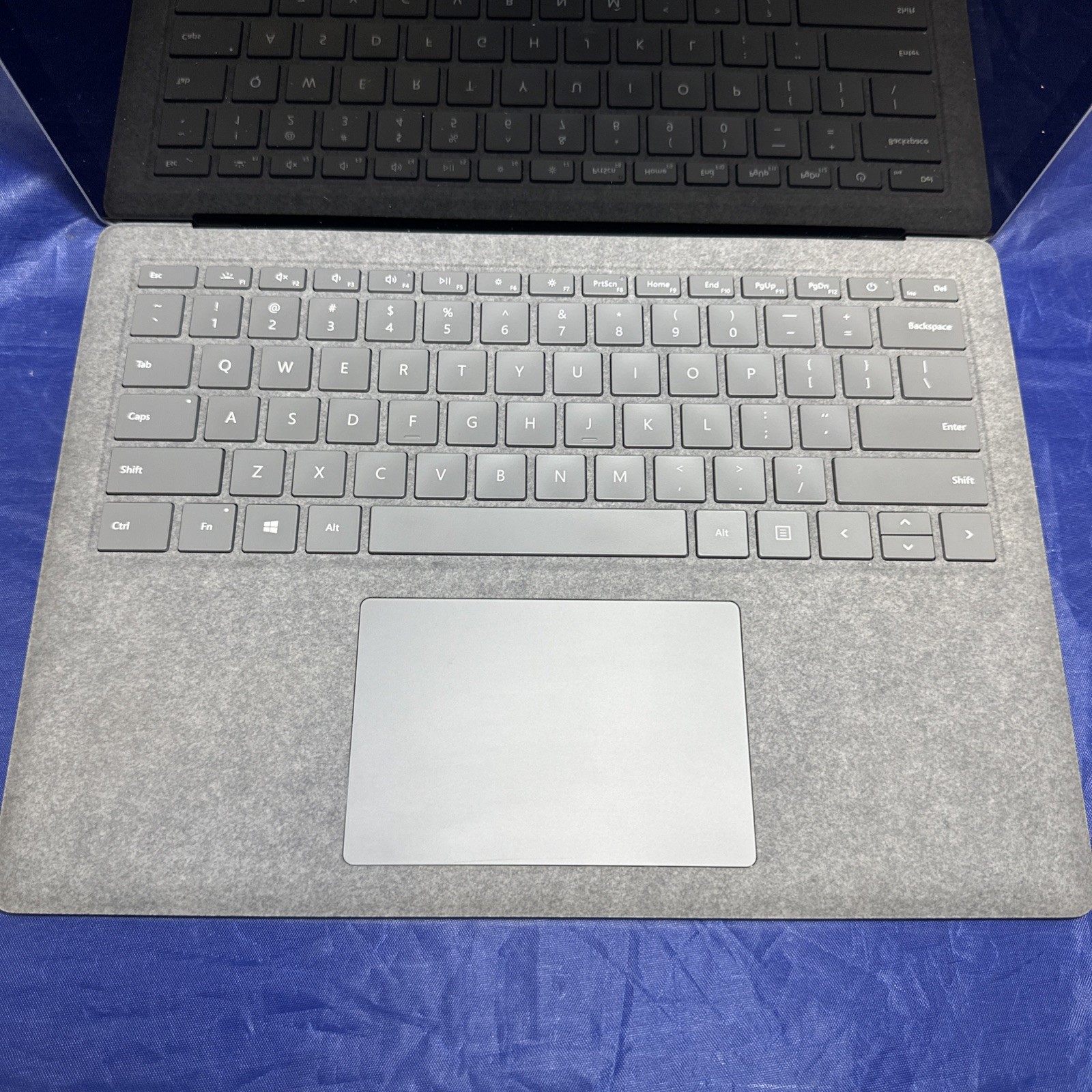 Microsoft Surface Laptop 4 13.5” 8GB 256GB (1950) i5-1145G7 @2.60 GHz Win 11pro