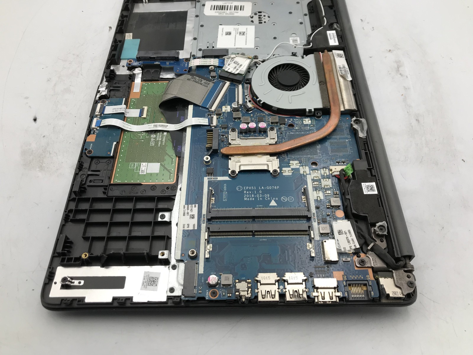 HP 15-DB0061CL – FOR PARTS/BROKEN LCD – AMD RYZEN 3 2200U – NO RAM -READ DESC-BB