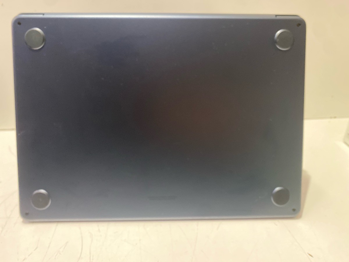APPLE MACBOOK AIR A3240 (P22019011)