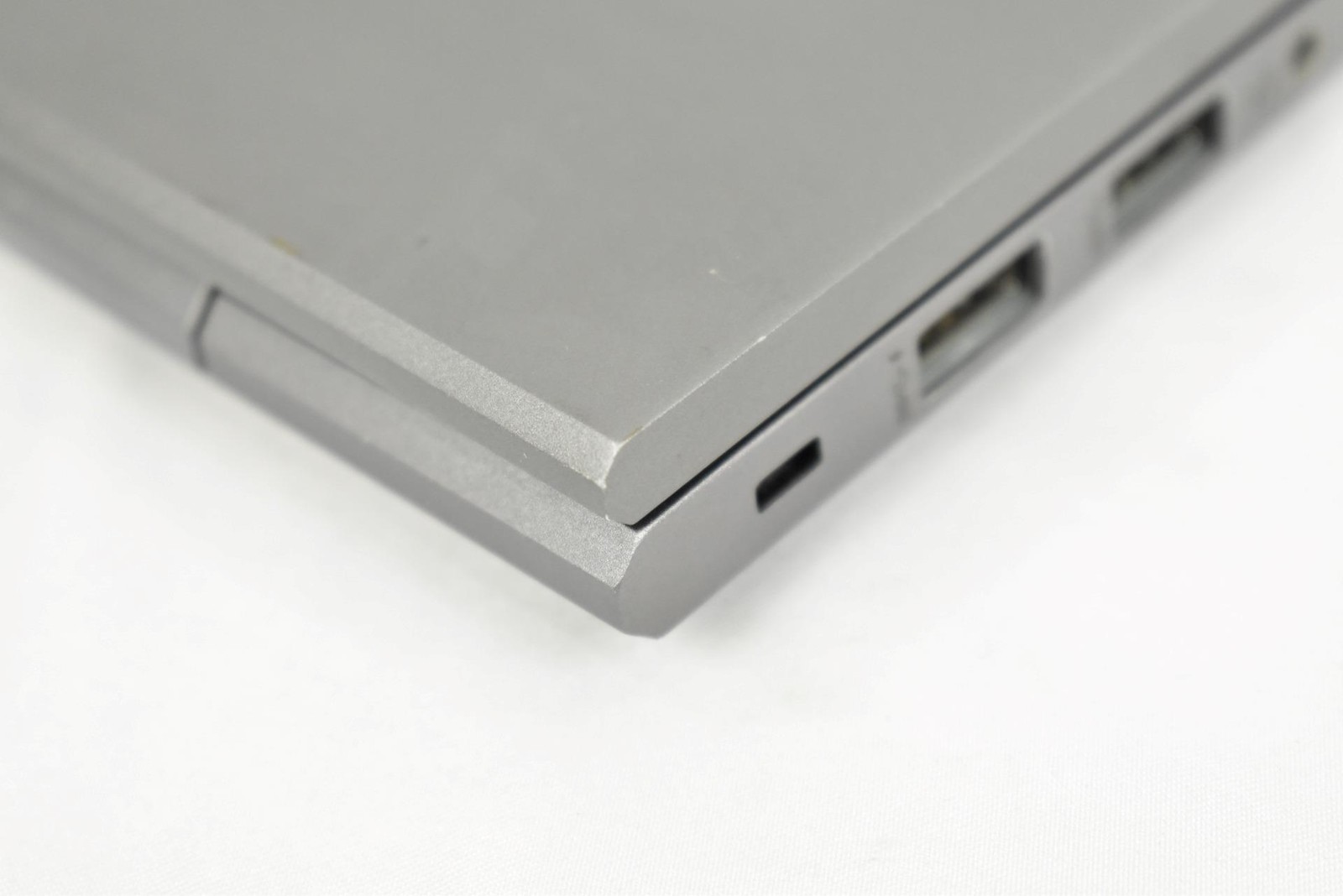 HP Z Book Firefly 14 G8 Laptop i5-1135G7 2.4GHz 16GB 256GB SSD 14″ No OS