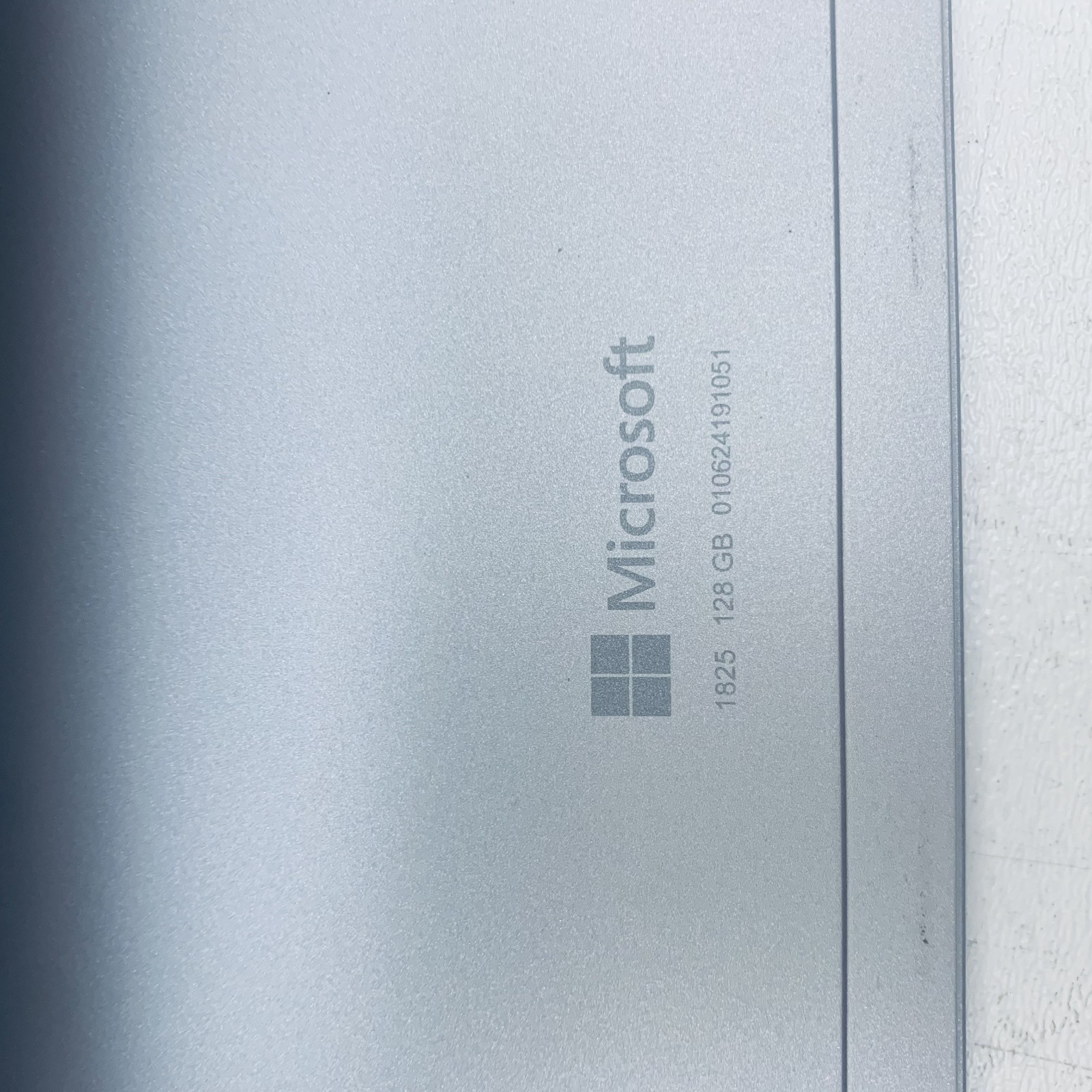 Microsoft Surface Go 1825 Pentium 4415Y 8GB RAM 128GB SSD