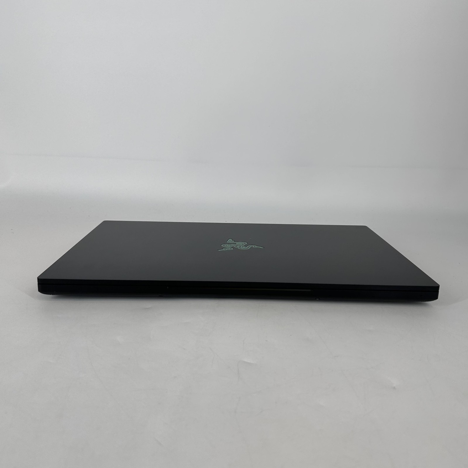 Razer Blade 15 Advanced 4K TOUCH i7-10875H 2.30GHz 64GB 1TB RTX 2080 Super Max-Q