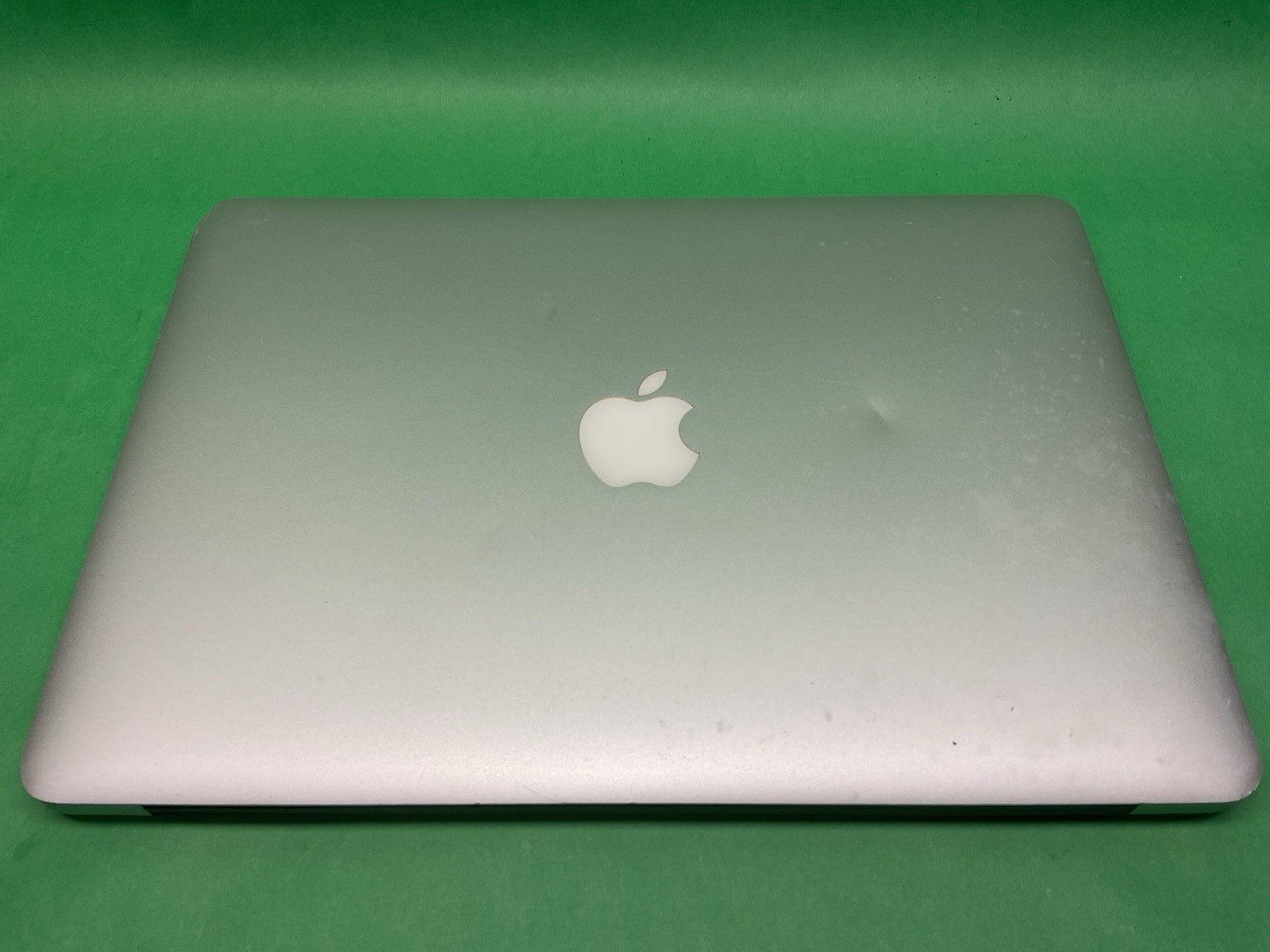 Apple 2013 MacBook Air 13” Laptop – POWERS ON – UNTESTED