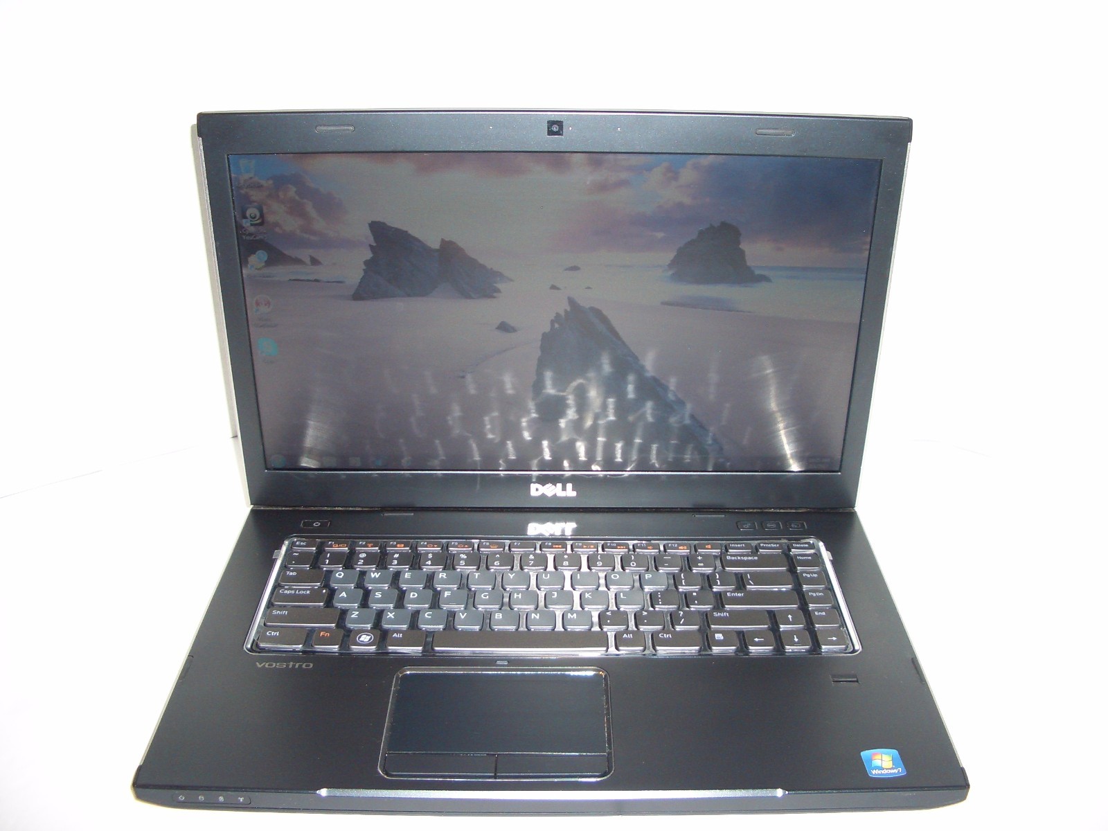 DELL VOSTRO 3555 15.6″ AMD Q-CORE A6 RADEON 1.5GHz 4GB RAM 500GB HDD WINDOWS 7