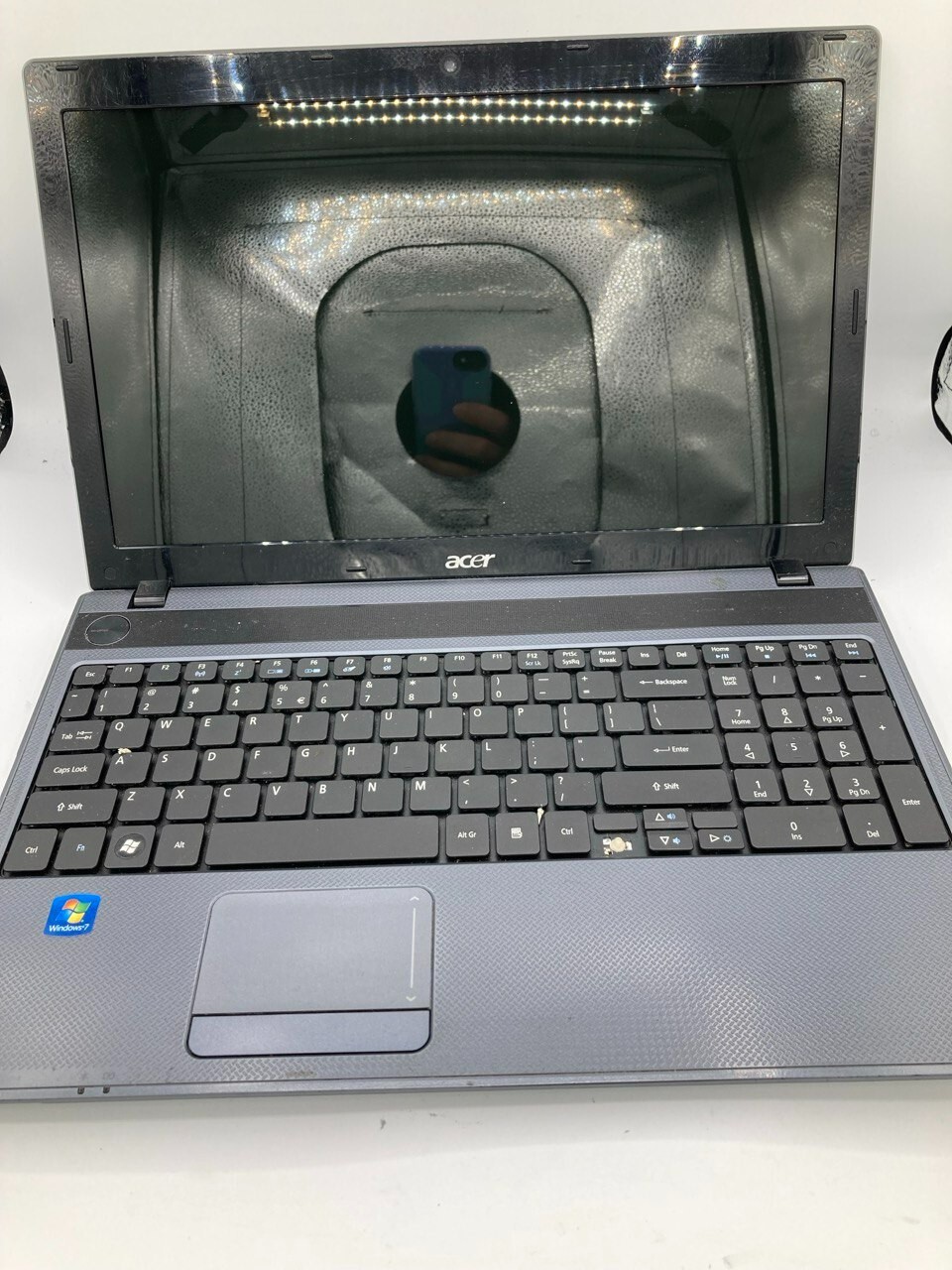15.6″ Acer Aspire 5733Z Laptop Intel P6100 Model PEW71 – AS-IS, Works,
