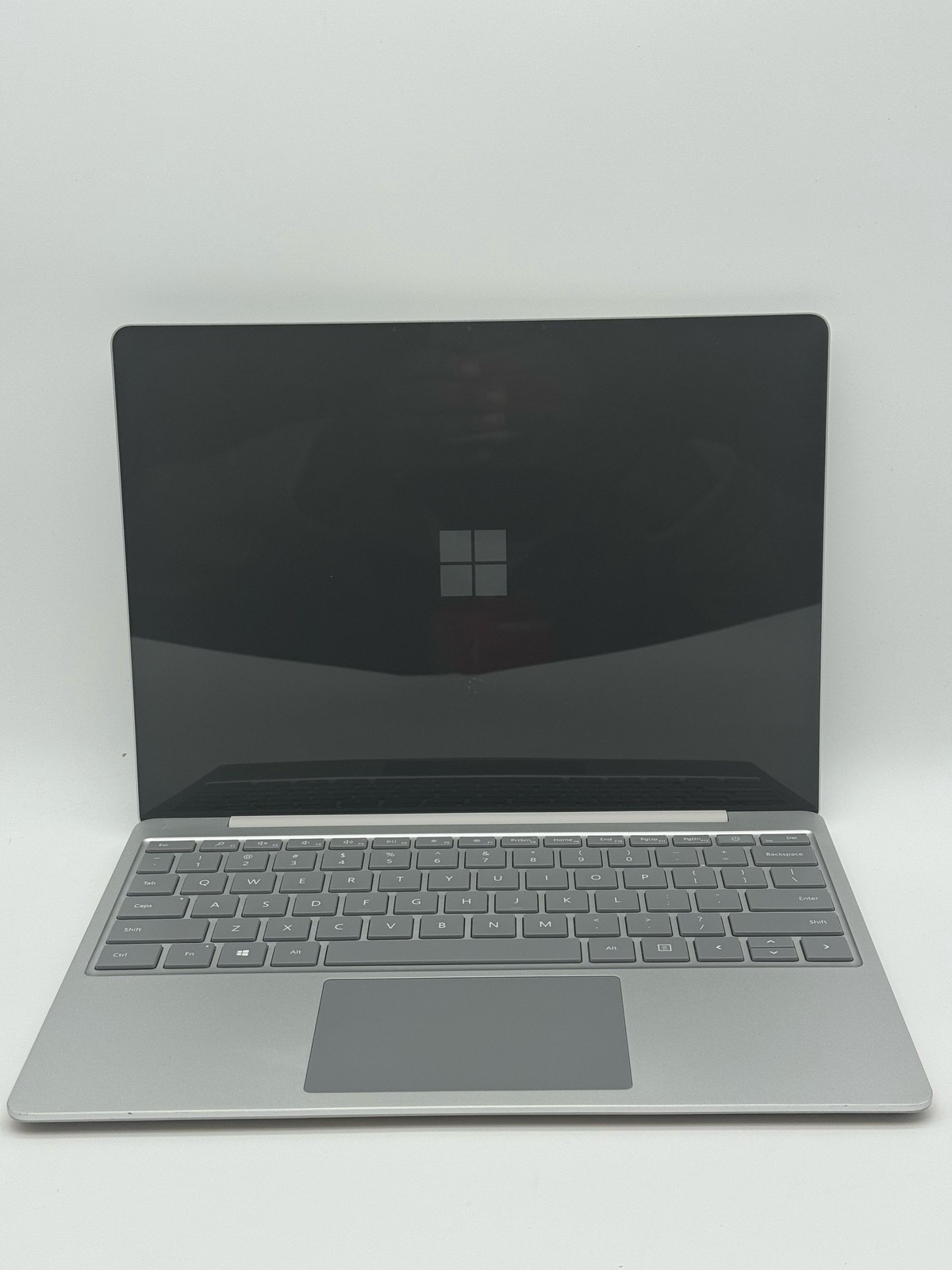 Microsoft Surface Laptop Go – 12.4″, i5-1035G1, 8GB, 128GB SSD – Platinum