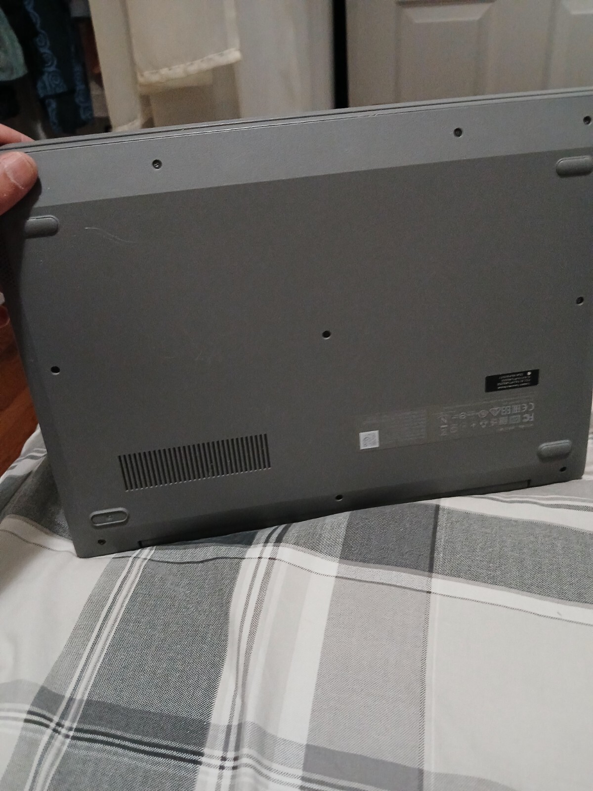 Lenovo IdeaPad 14″ (64GB,AMD A6,1.6 GHz,4GB RAM) Laptop – Grey – 81VS009GUS