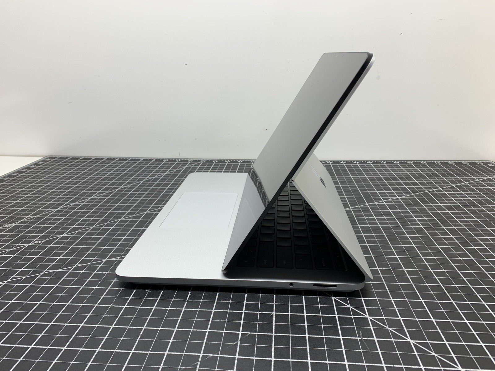 Microsoft Surface Laptop Studio Core i7-11370H, 512GB SSD, RTX 3050 Ti | #P222