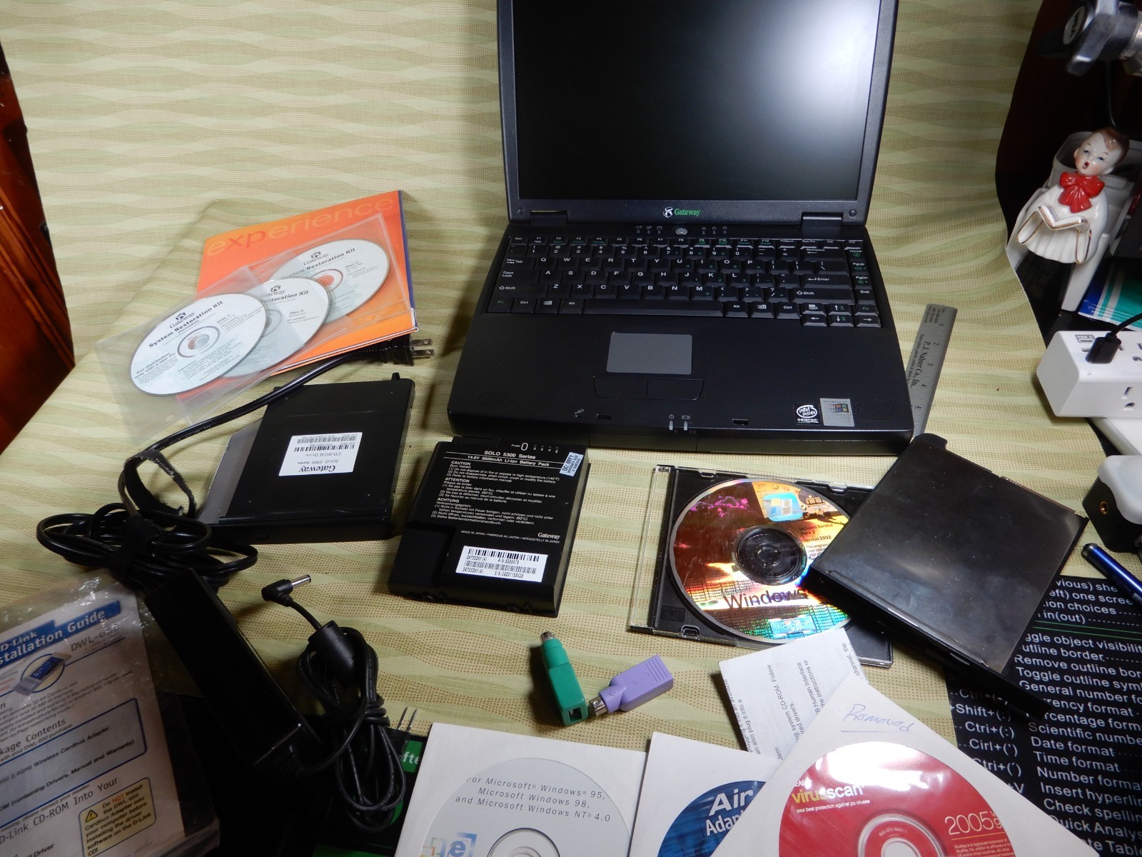 Gateway Solo 5300 Vintage Computer Great Condition No HDD Bundle! Recovery Discs