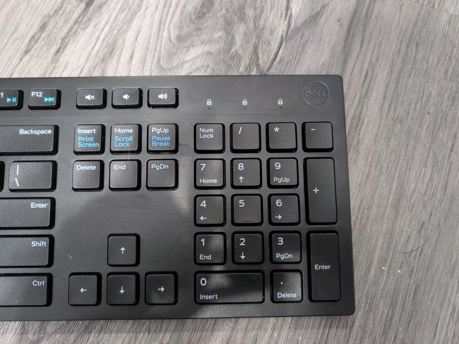 DELL INSPIRON 3477 AIO 23.8 i5-7200U, 8GB Ram, W/ Wireless Keyboard And Mouse